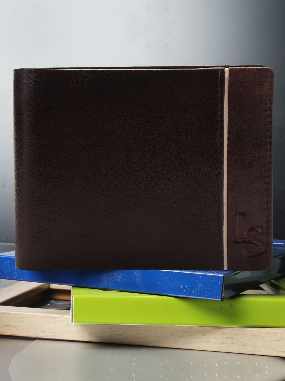 

LOUIS STITCH Men Textured Leather Two Fold Wallet, Brown