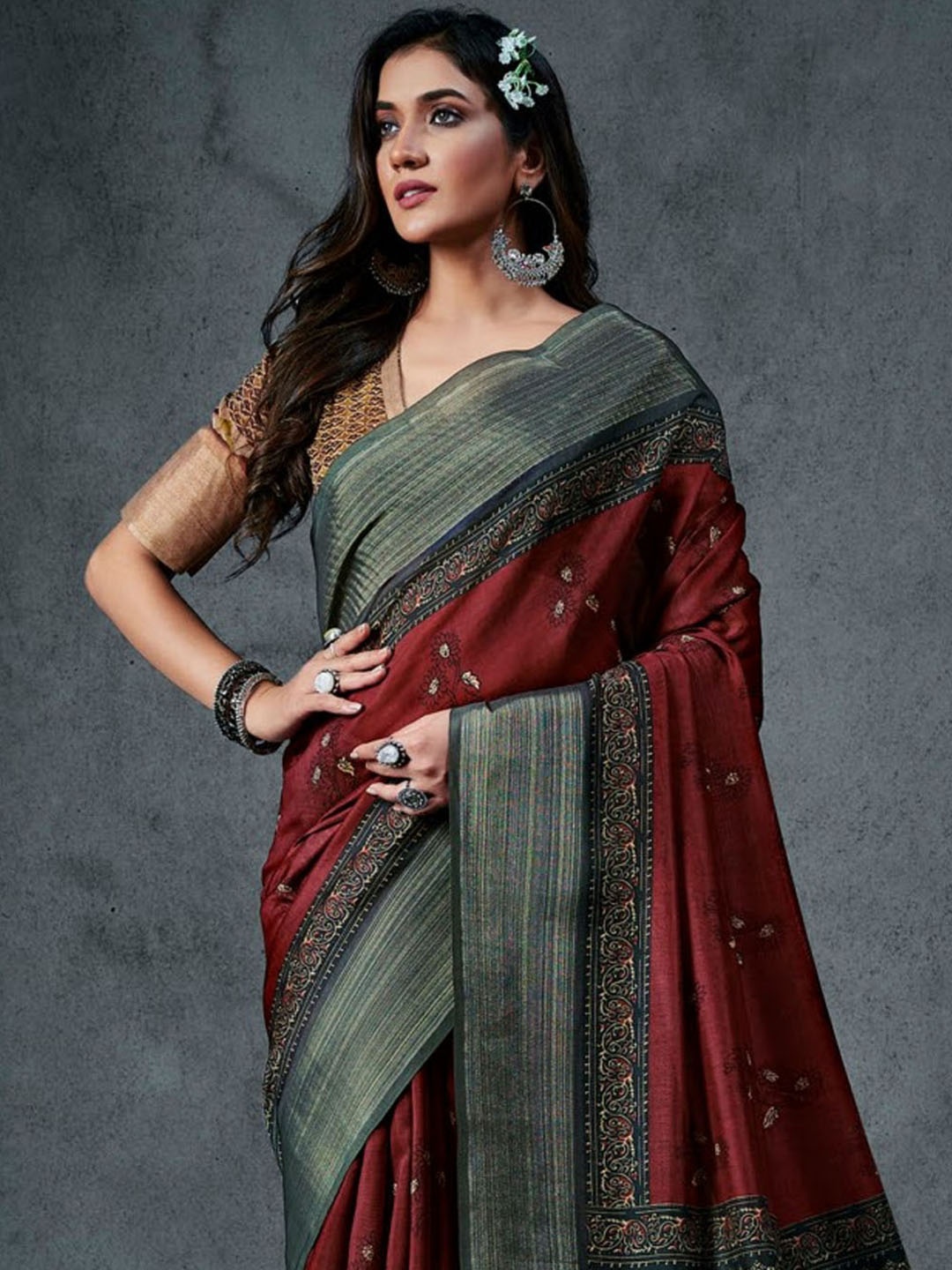 

KARAGIRI Woven Design Zari Saree, Maroon