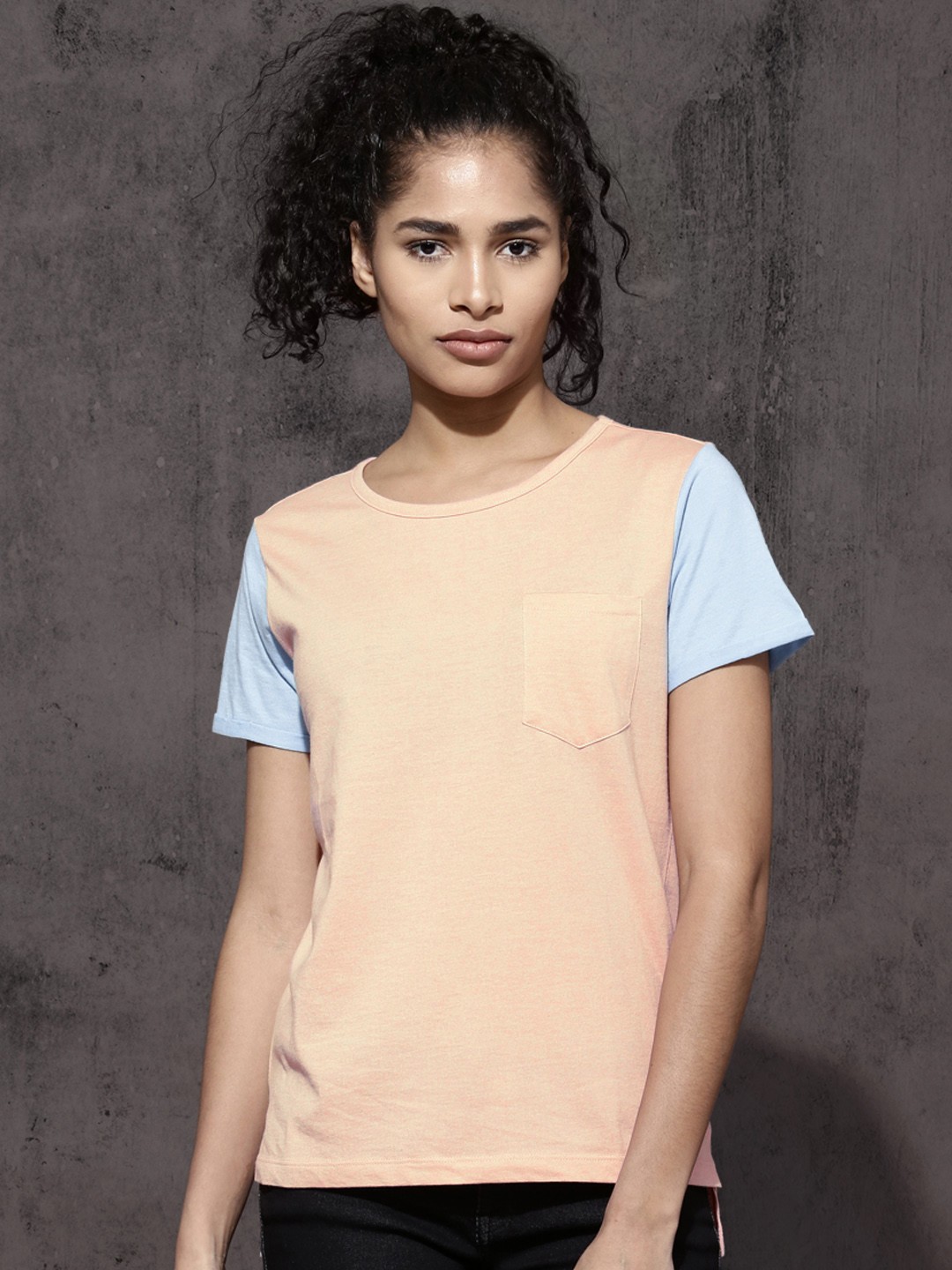 

Roadster Women Peach-Coloured Solid Round Neck Pure Cotton T-shirt