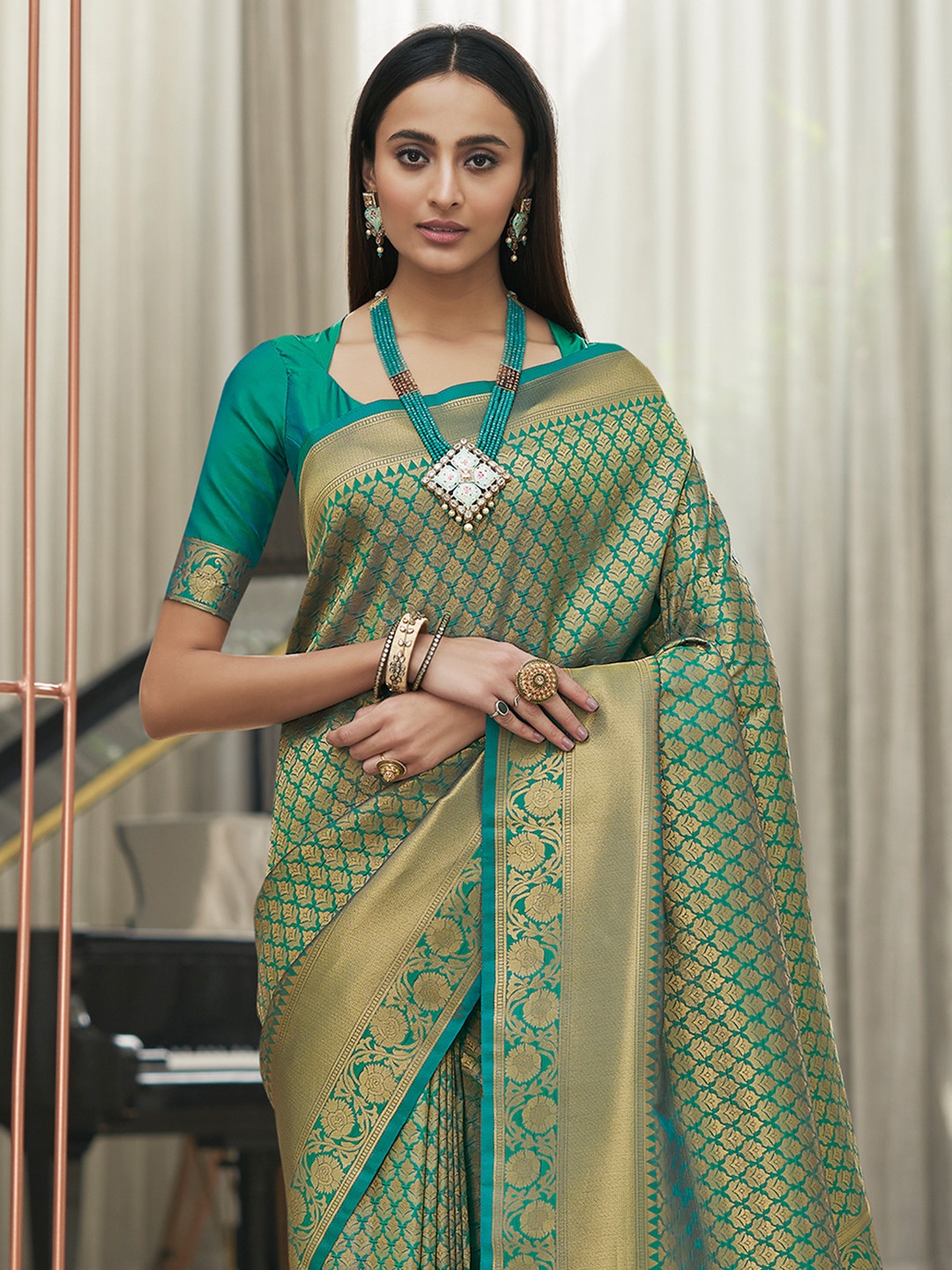 

KARAGIRI Ethnic Motifs Zari Kanjeevaram Saree, Pink