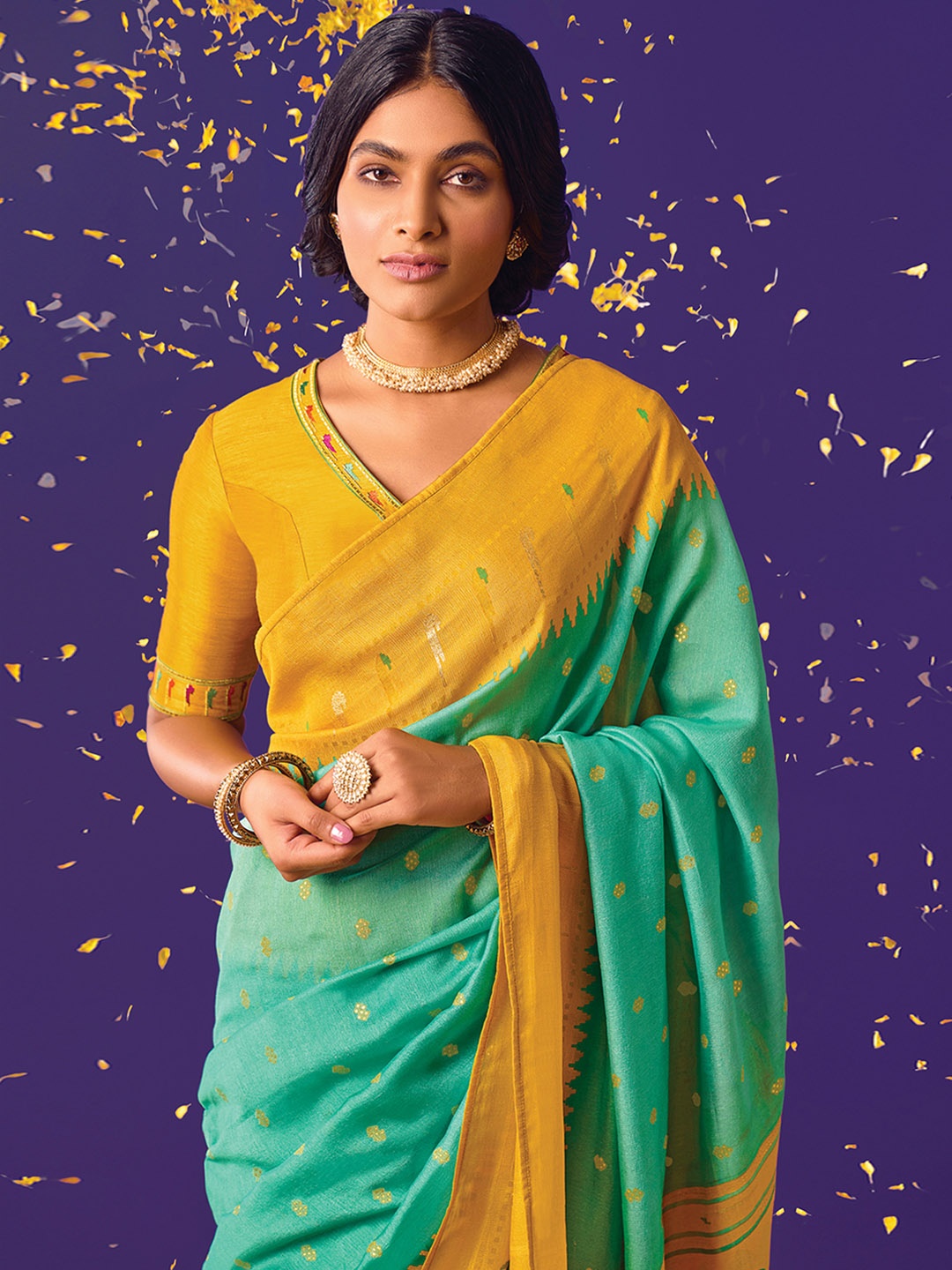 

KARAGIRI Striped Zari Brasso Saree, Yellow