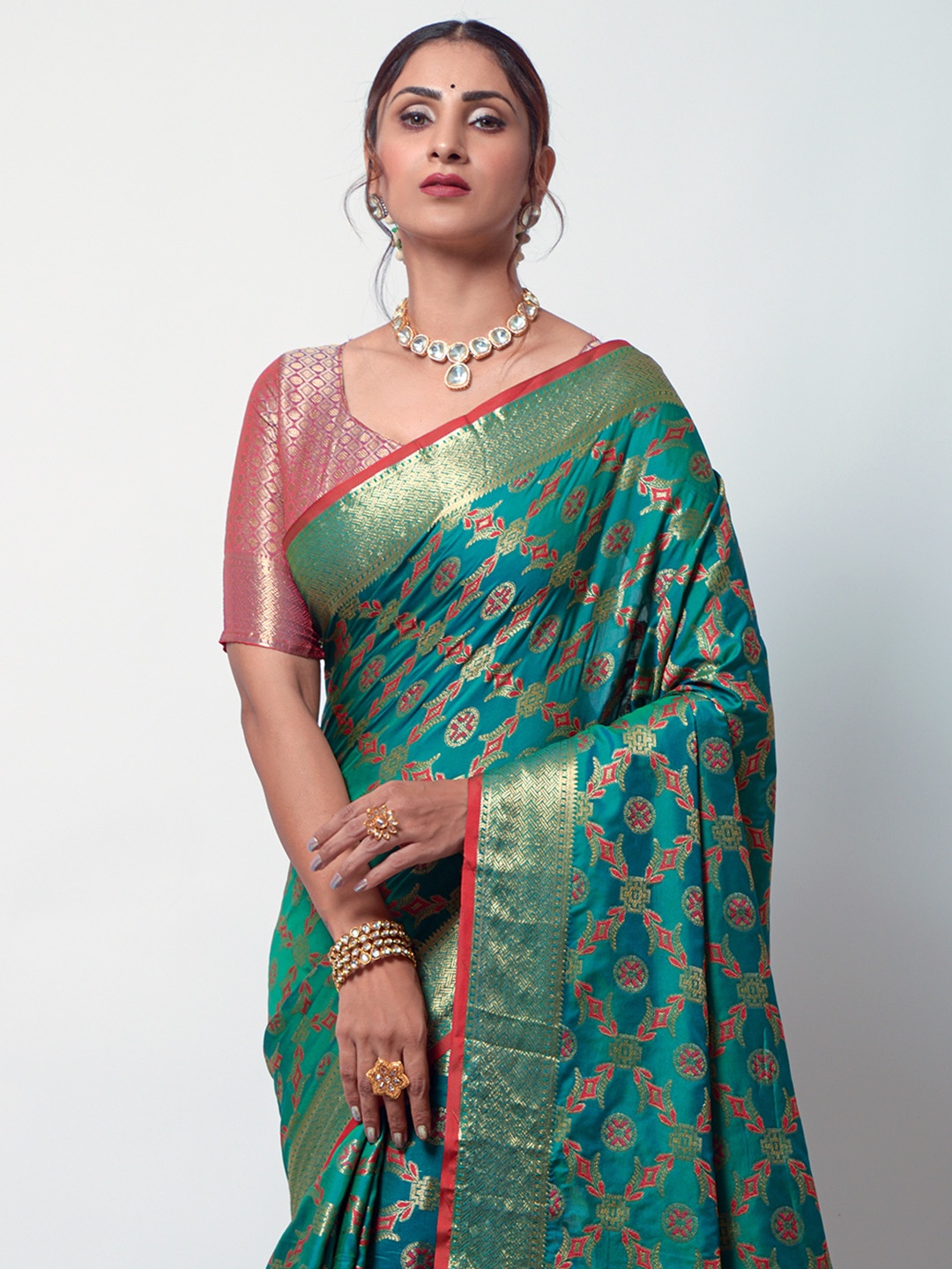 

KARAGIRI Ethnic Motifs Zari Silk Blend Patola Saree, Green