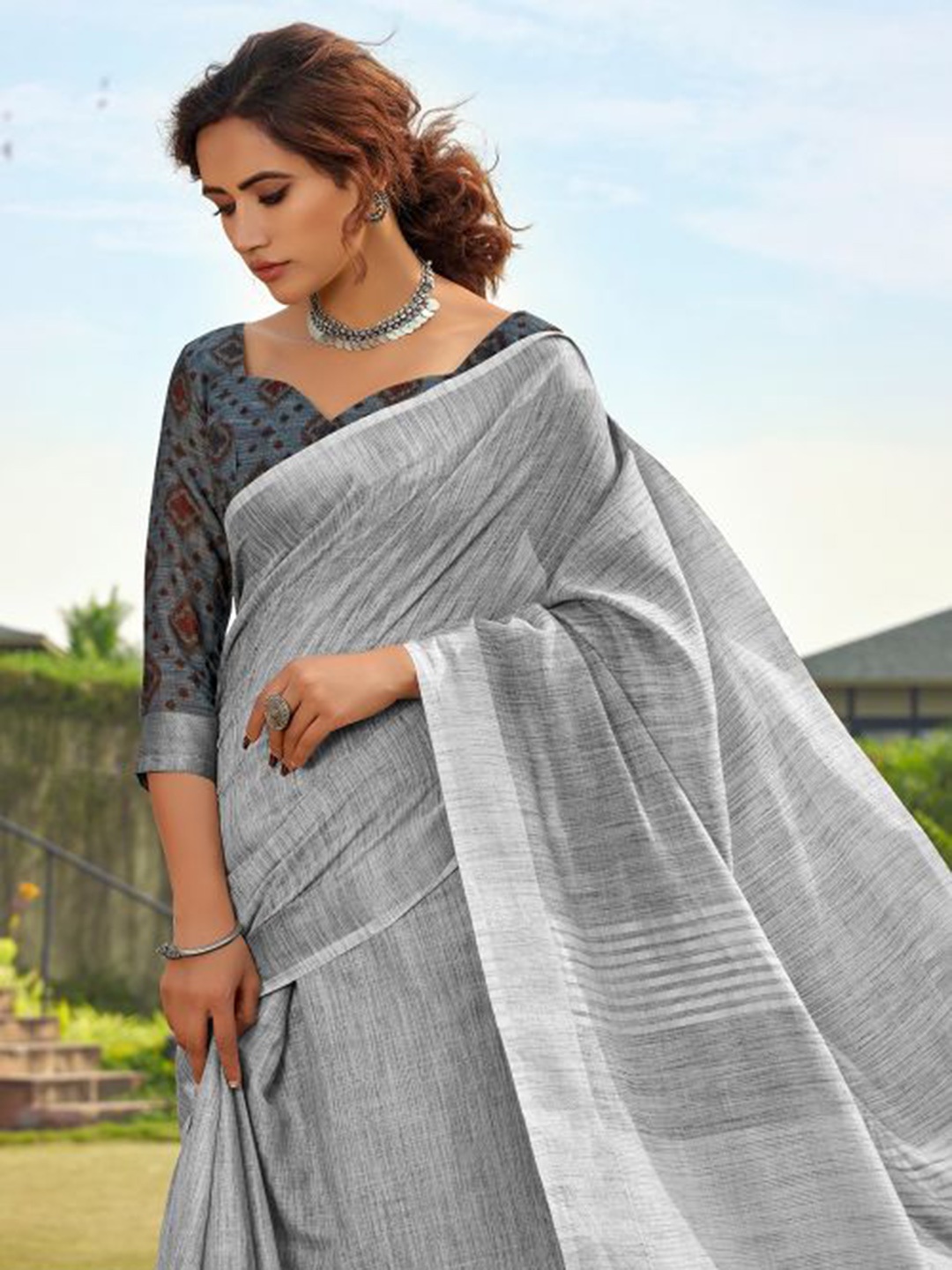 

KARAGIRI Zari Linen Blend Saree, Grey
