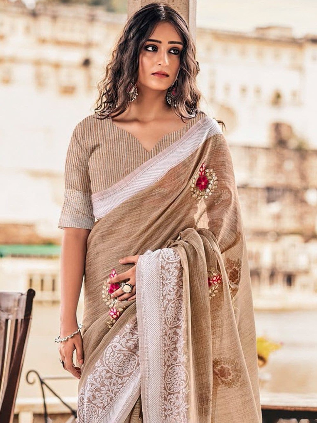 

KARAGIRI Floral Embroidered Linen Blend Saree, Grey