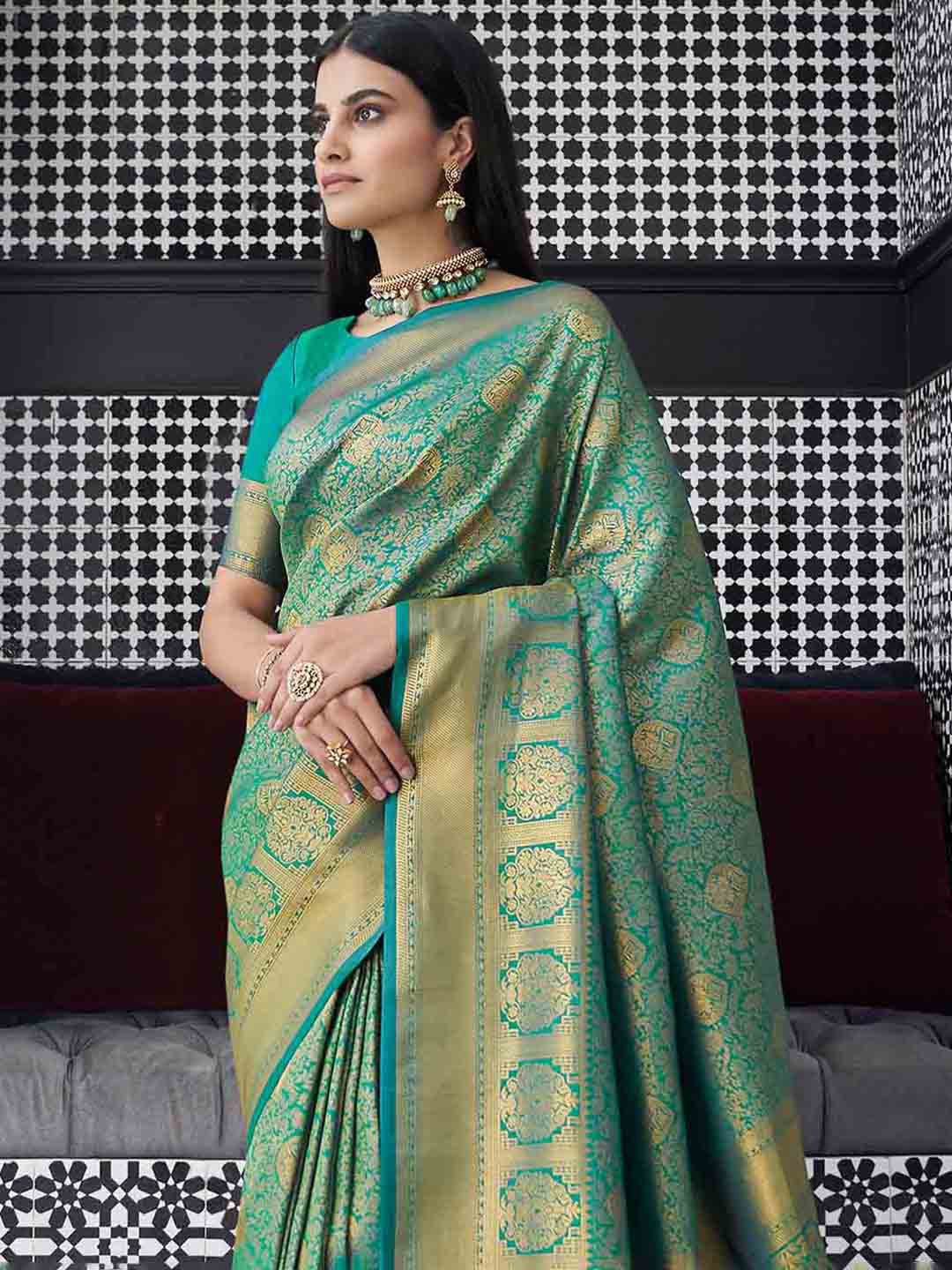 

KARAGIRI Teal & Gold-Toned Ethnic Motifs Zari Silk Blend Kanjeevaram Saree