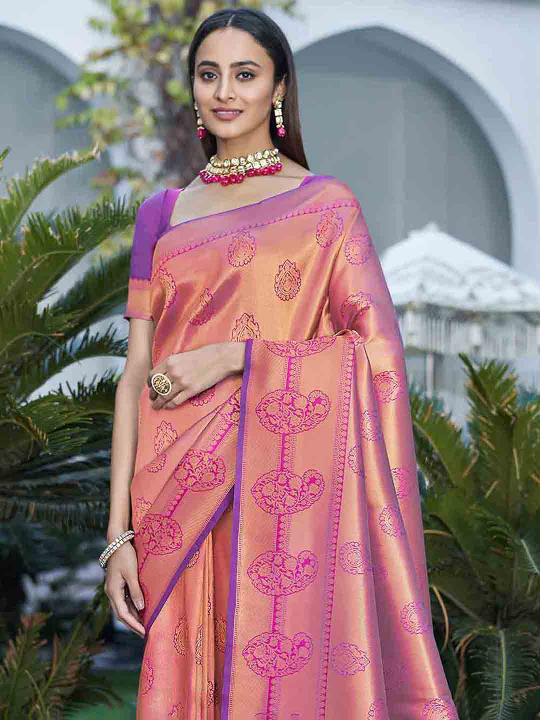 

KARAGIRI Purple & Gold-Toned Ethnic Motifs Zari Silk Blend Kanjeevaram Saree
