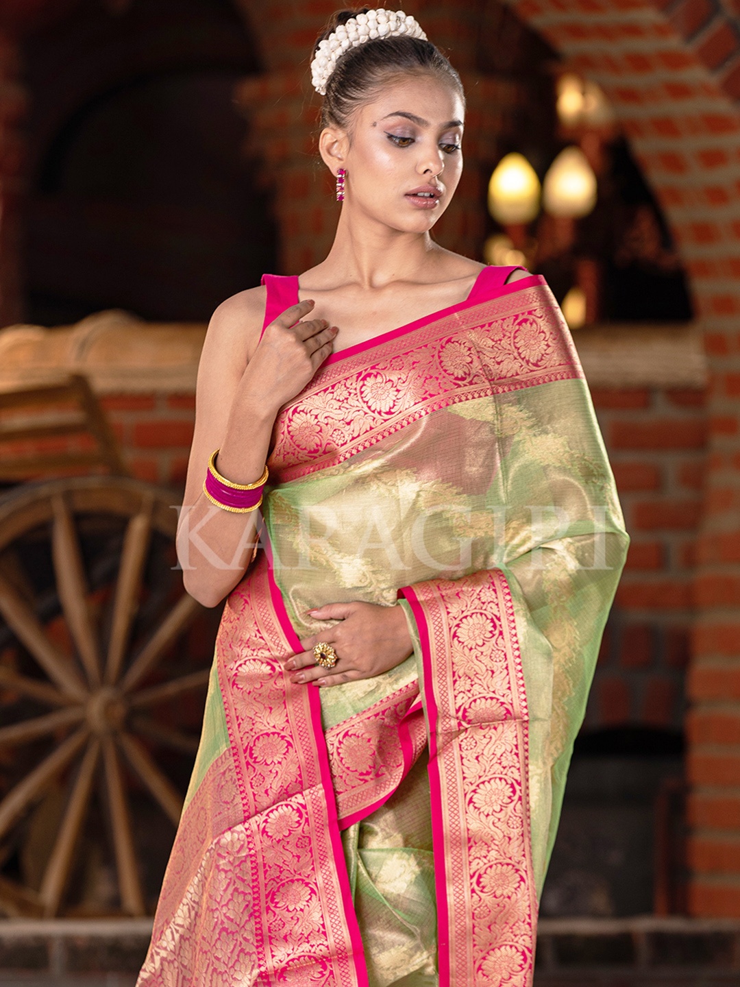 

KARAGIRI Ethnic Motifs Zari Organza Saree, Green