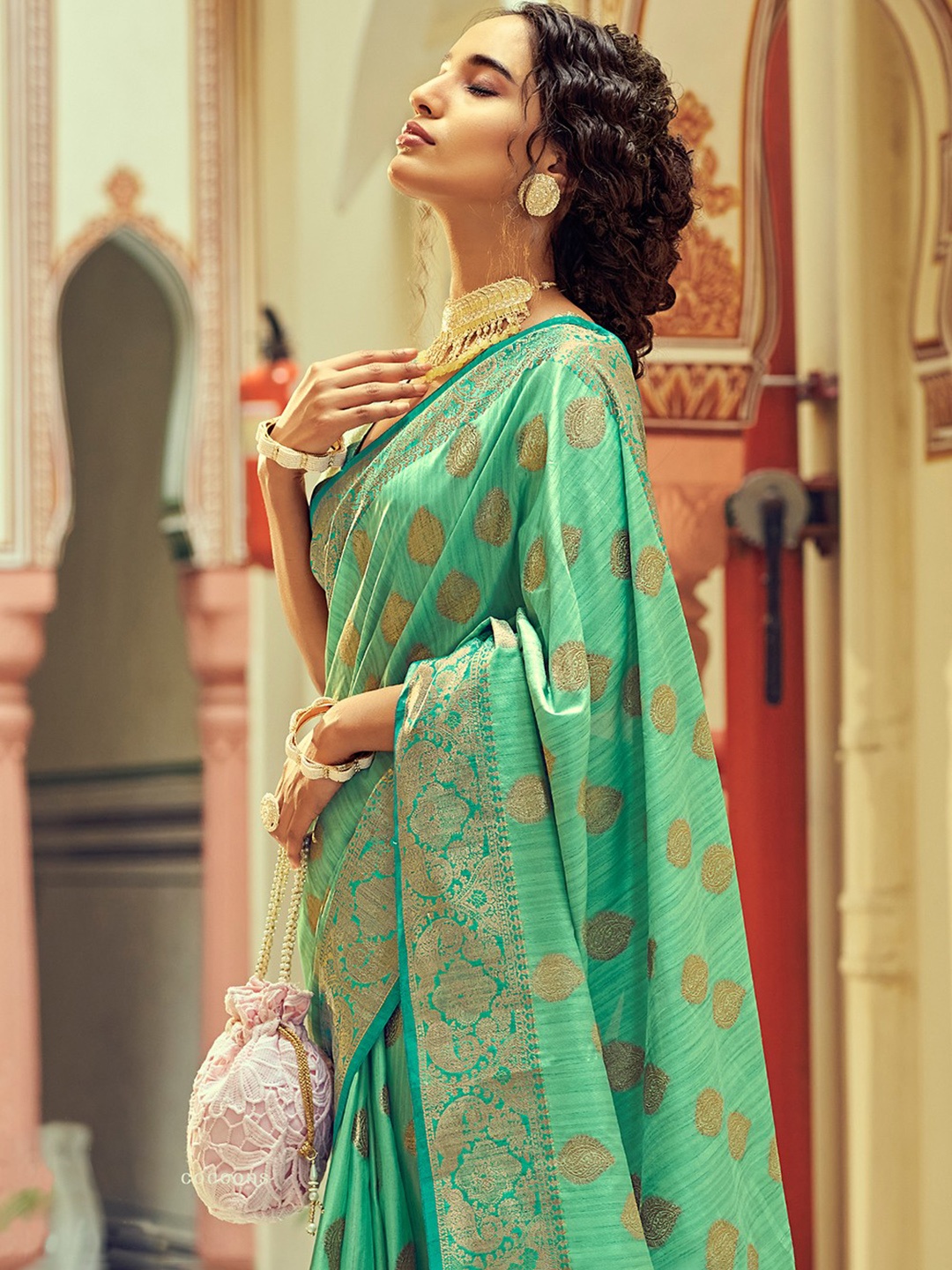 

KARAGIRI Ethnic Motifs Zari Silk Blend Tussar Saree, Lime green