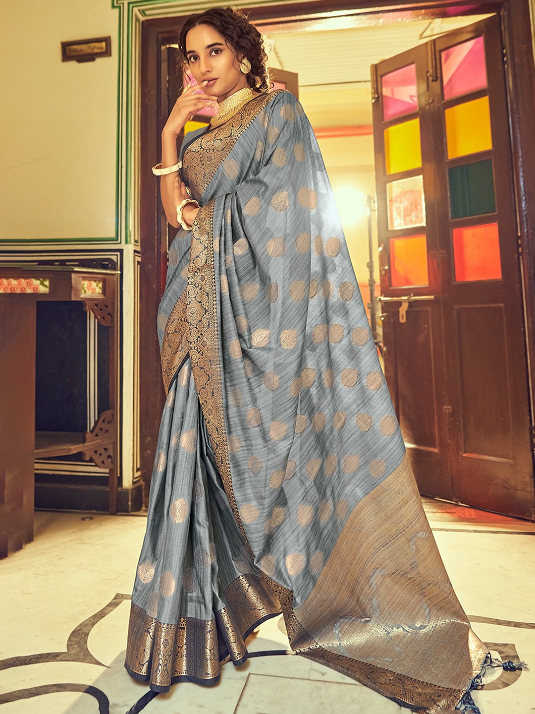 

KARAGIRI Grey & Gold-Toned Ethnic Motifs Zari Silk Blend Tussar Saree