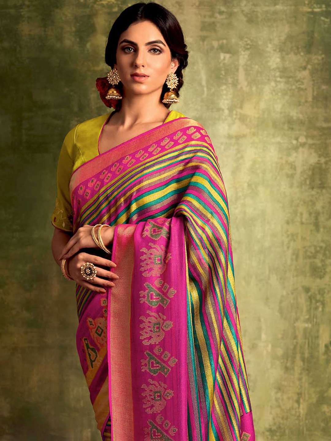 

KARAGIRI Striped Brasso Saree, Pink