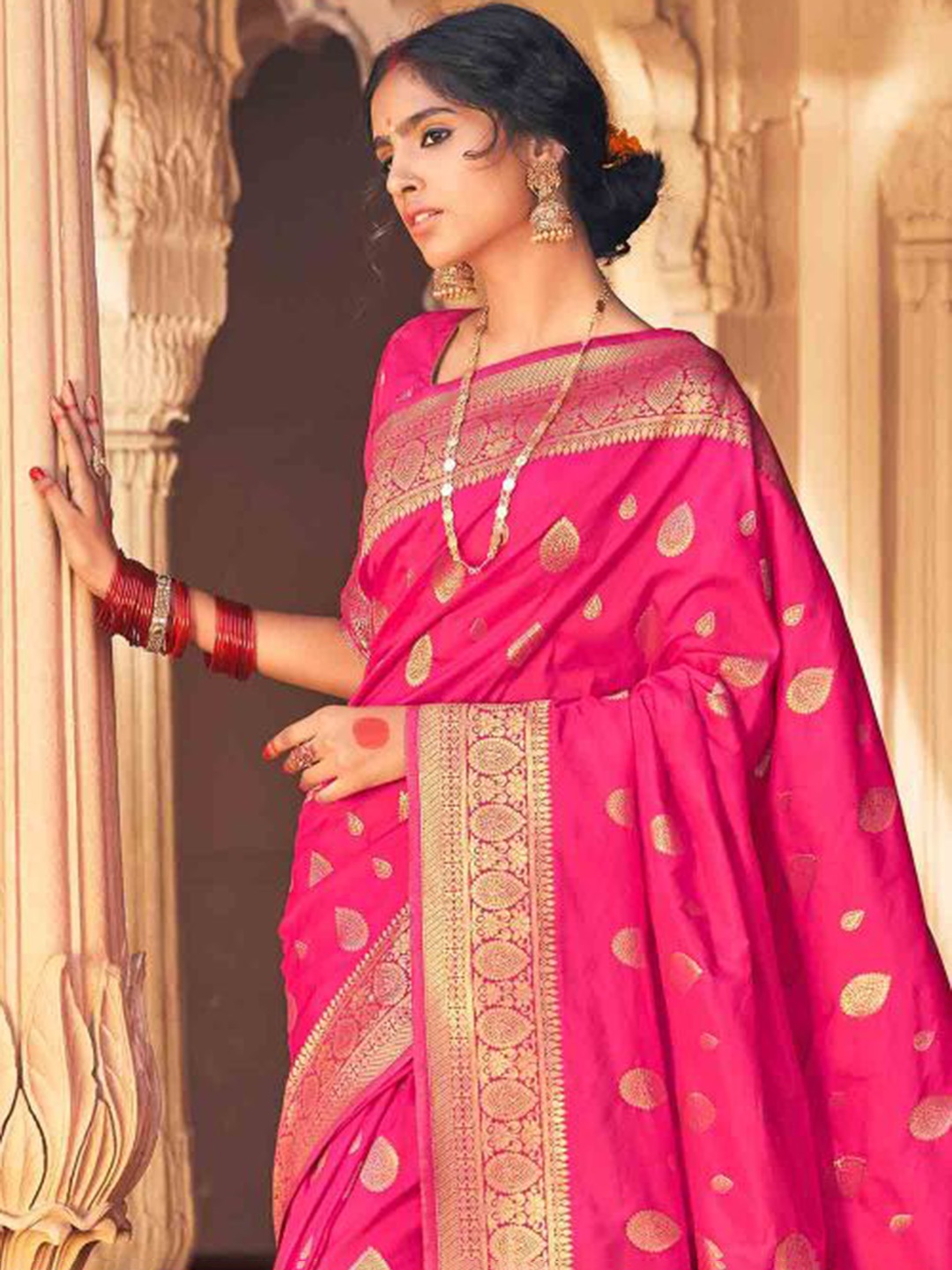 

KARAGIRI Ethnic Motifs Silk Blend Banarasi Saree, Red