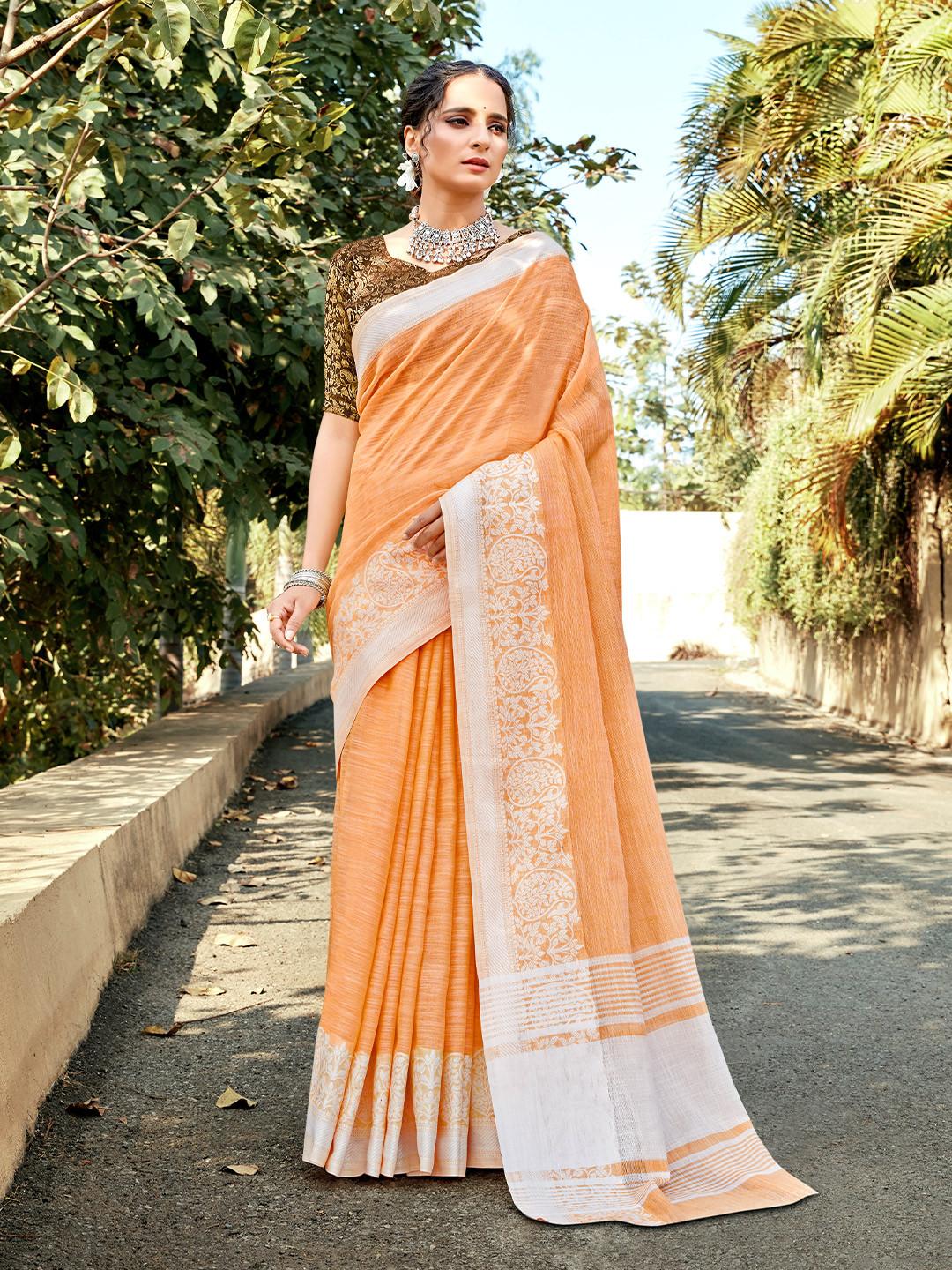 

KARAGIRI Woven Design Embroidered Linen Blend Saree, Orange