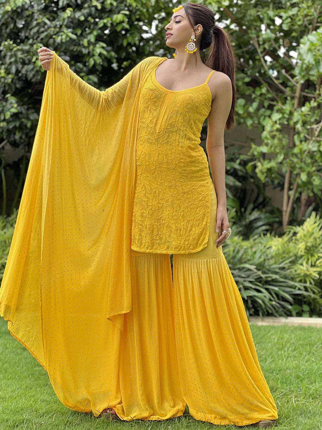 

LABEL AISHWARYRIKA Shoulder Straps Embroidered Georgette Kurta, Yellow