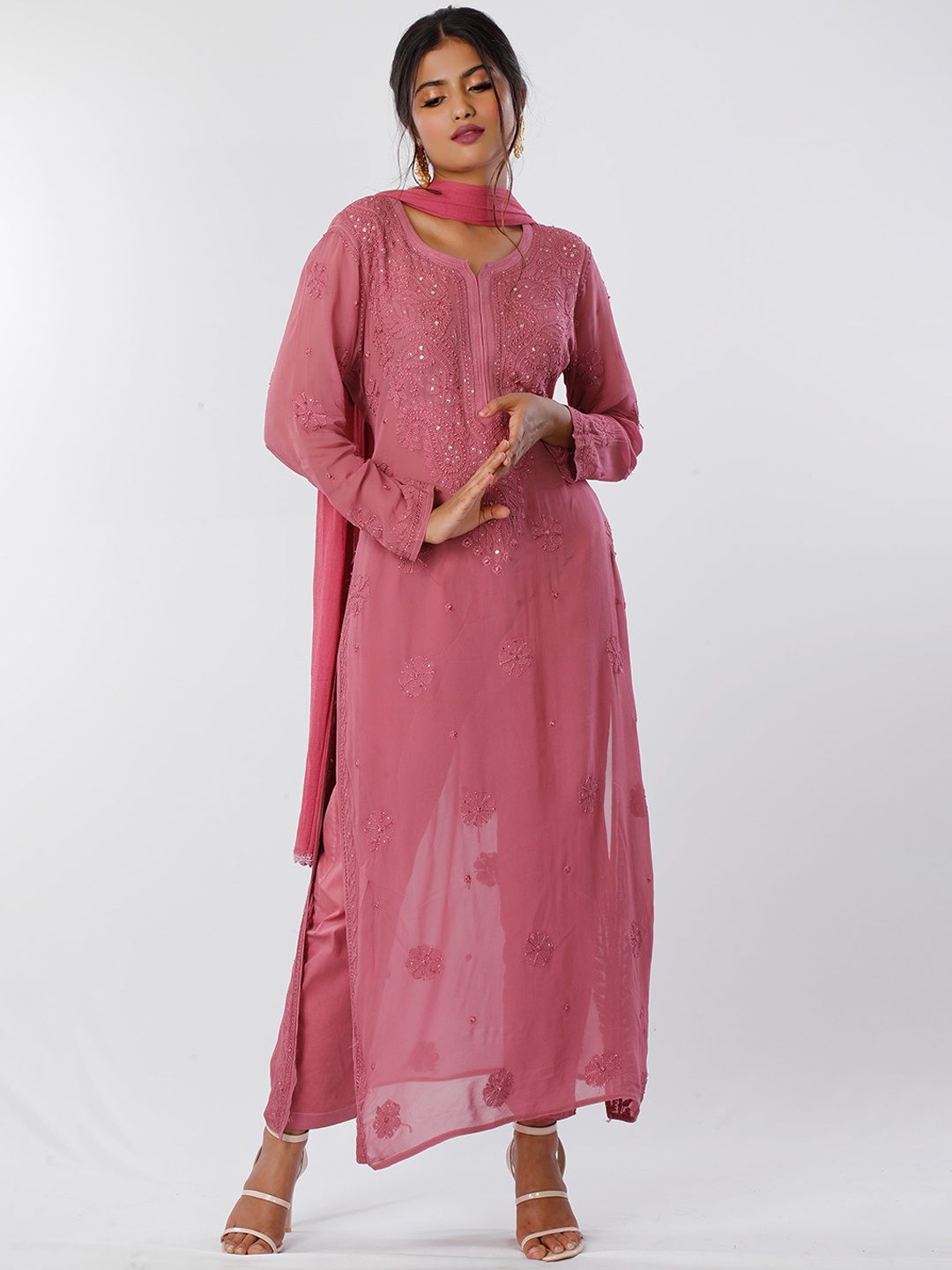 

LABEL AISHWARYRIKA Women Magenta Thread Work Handloom Georgette Kurta