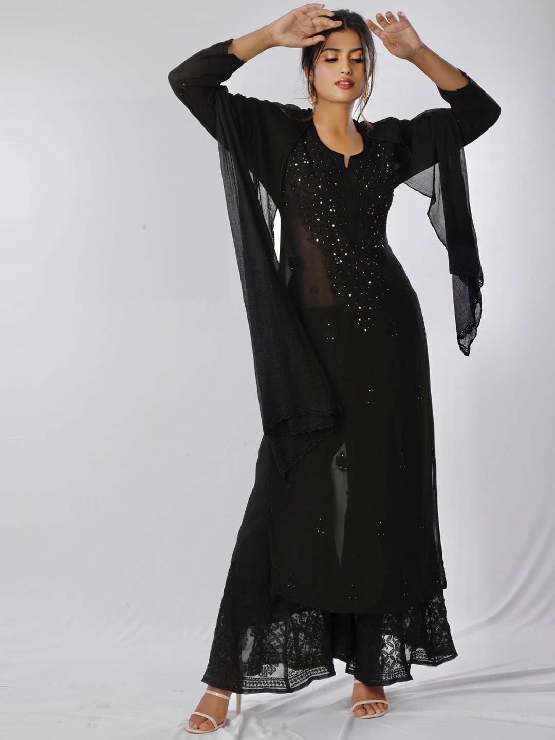 

LABEL AISHWARYRIKA Women Paisley Chikankari Embroidered Georgette Kurta, Black