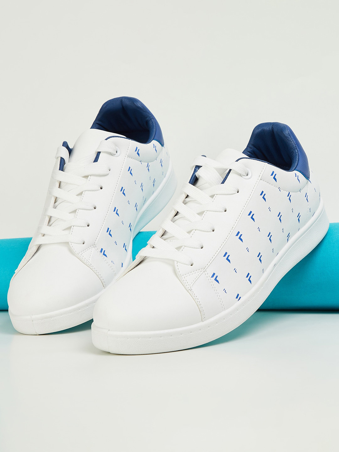 

Forca by Lifestyle Men Printed Lace-Ups Sneakers, Blue