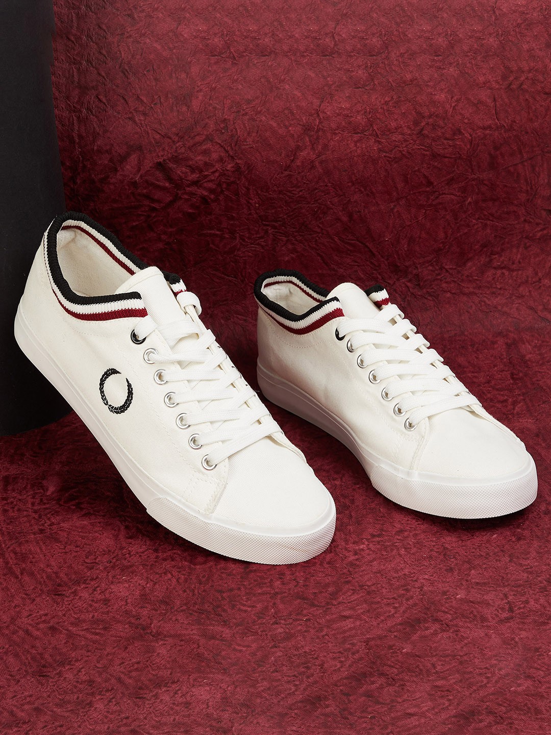 

Forca Men Lace-Ups Sneakers, White