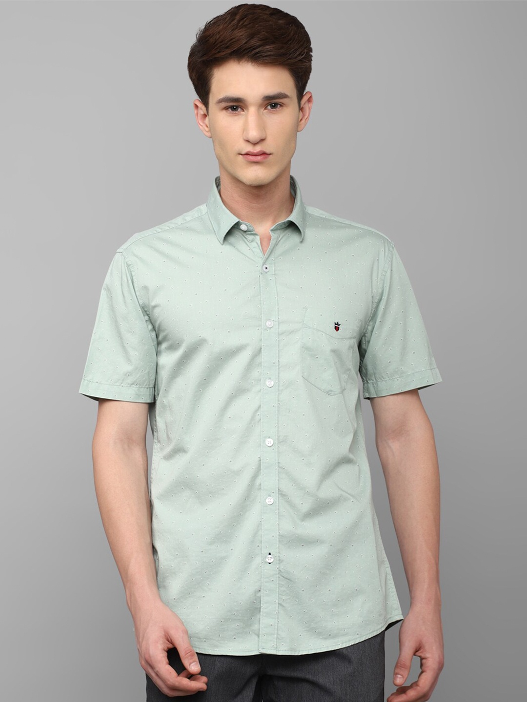 

Louis Philippe Sport Men Pure Cotton Slim Fit Casual Shirt, Green