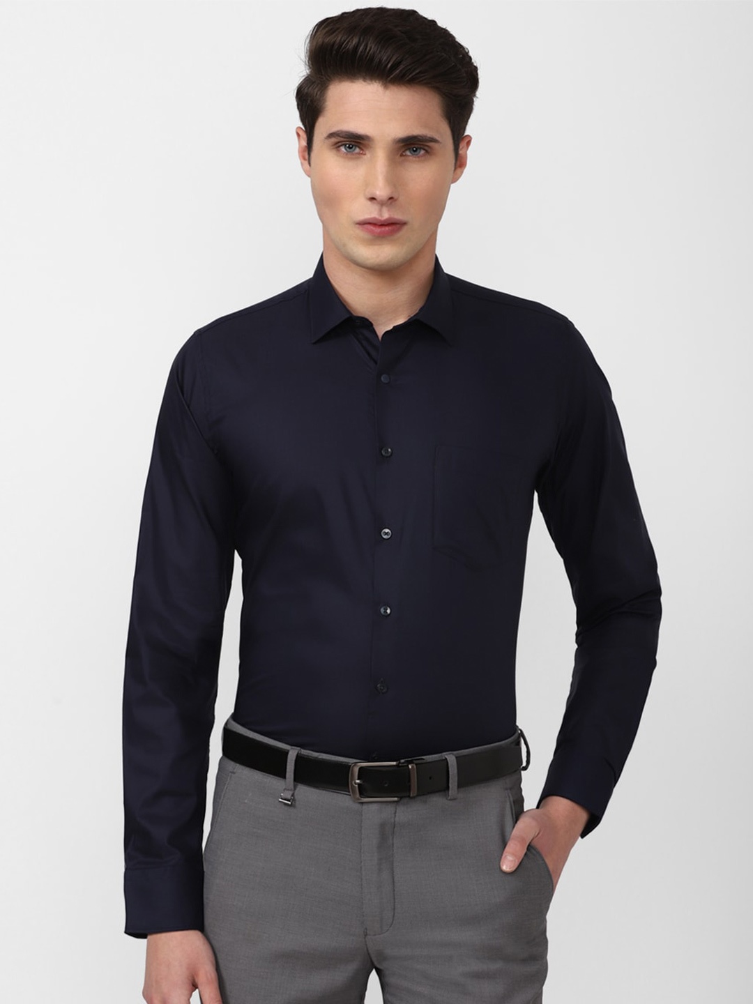 

Van Heusen Men Slim Fit Formal Shirt, Navy blue