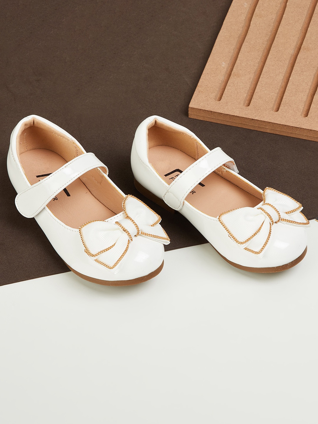 

Fame Forever by Lifestyle Girls PU Flatforms, White