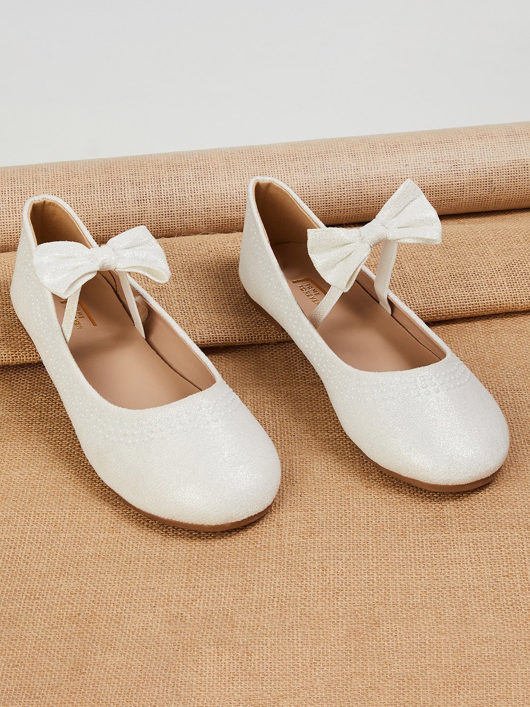 

Fame Forever by Lifestyle Girls Ballerinas With Bows Flats, White