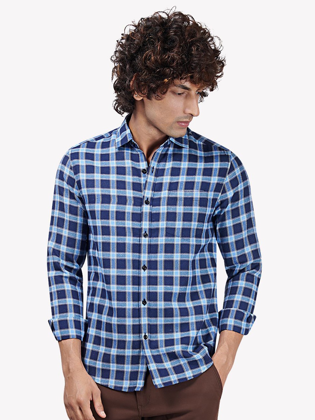 

VASTRADO Men Blue Comfort Checked Casual Shirt