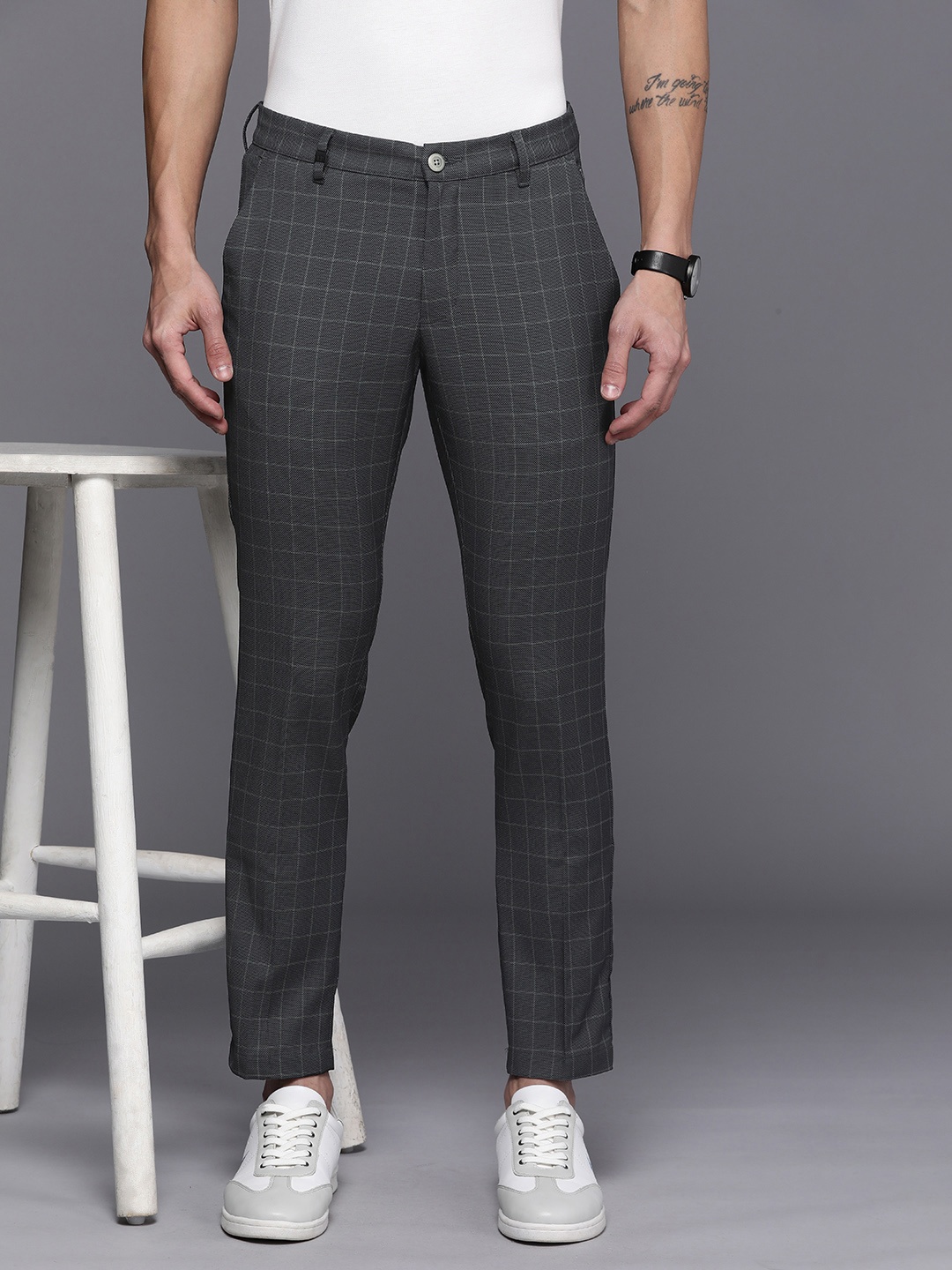 Louis Philippe Ath Work Men Checked Tapered Fit Casual Trousers, Grey