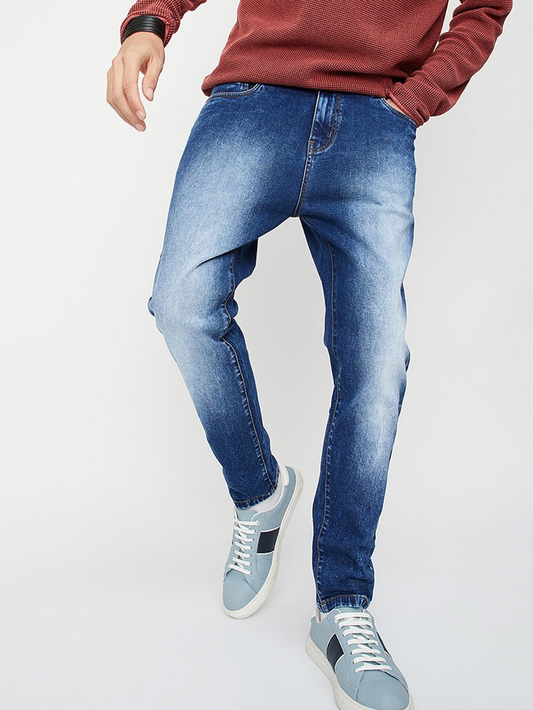 

max Men Blue Regular Fit Heavy Fade Cotton Jeans