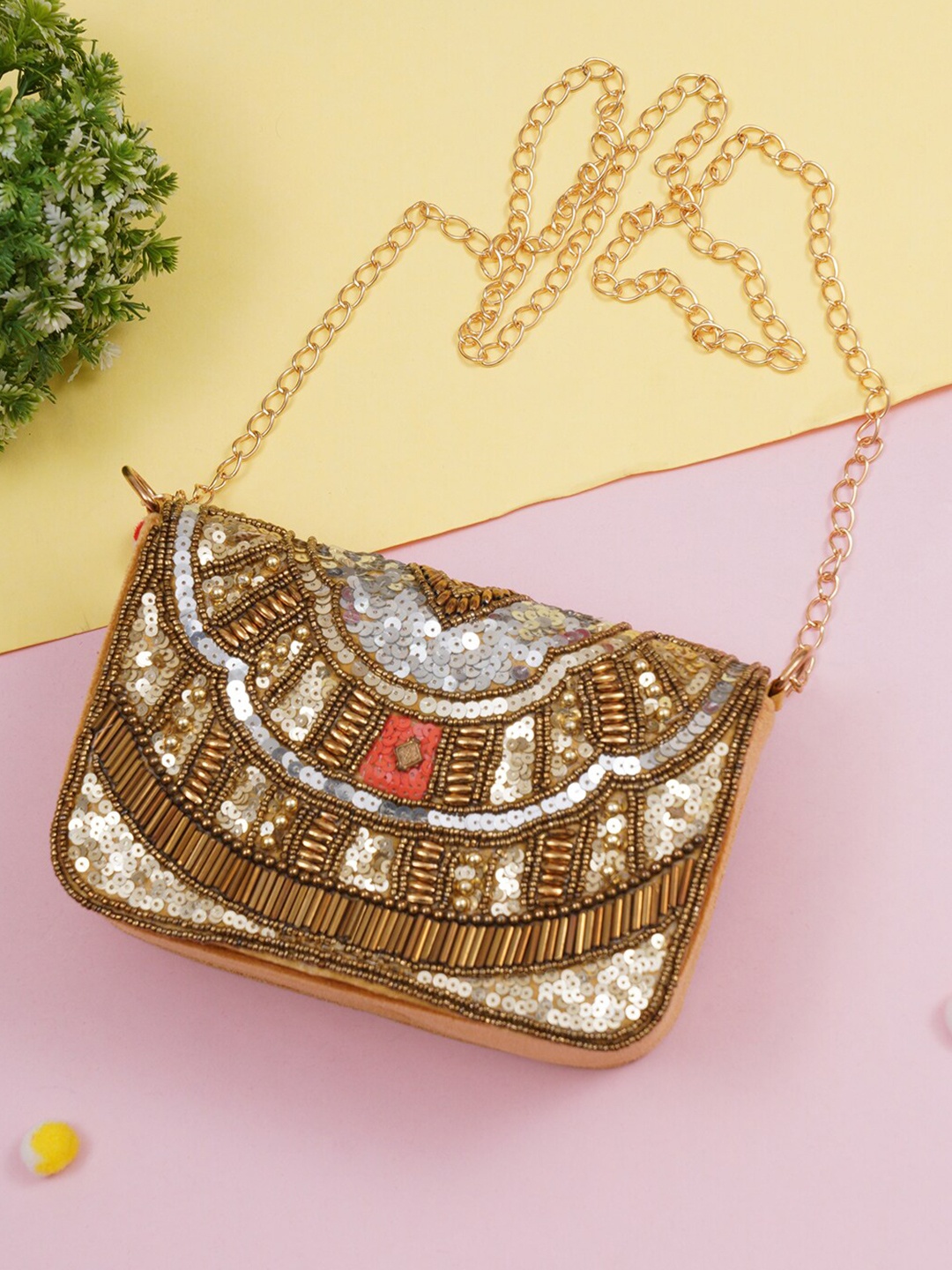 

FABBHUE Gold-Toned & Red Embellished Embellished Envelope Clutch
