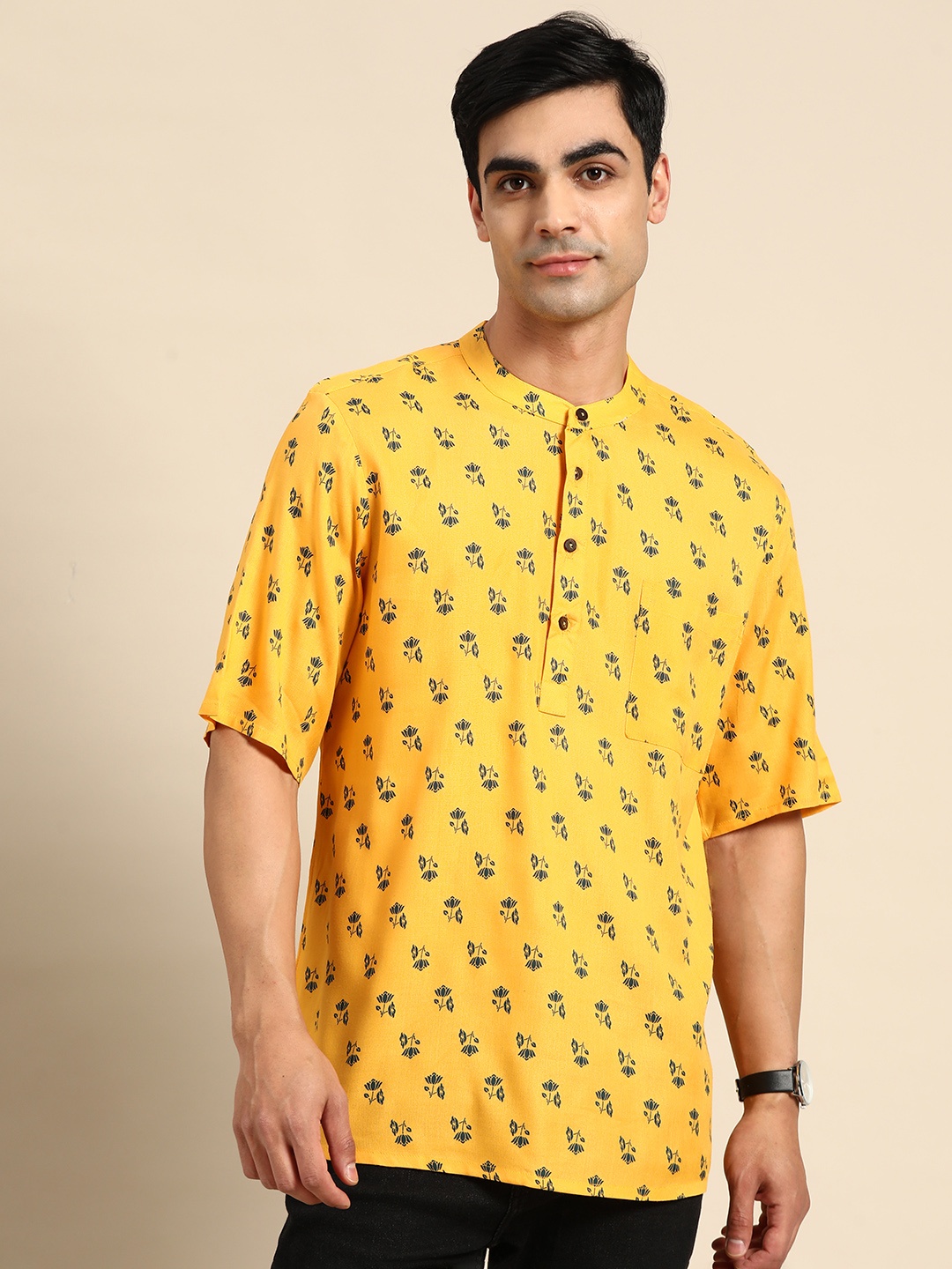 

Anouk Floral Printed Floral Kurta, Yellow