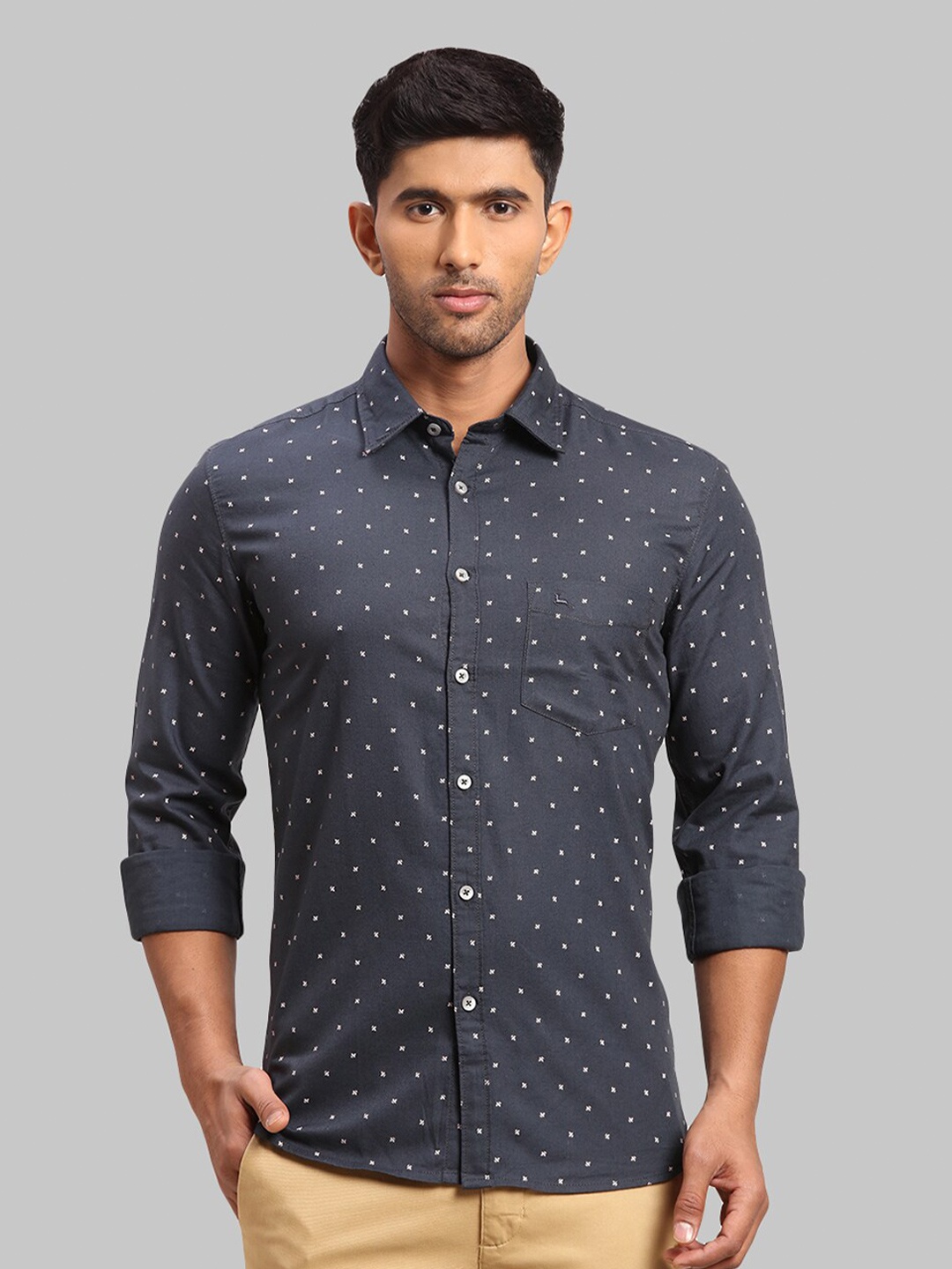 

Parx Men Micro Ditsy Printed Cotton Slim Fit Casual Shirt, Navy blue