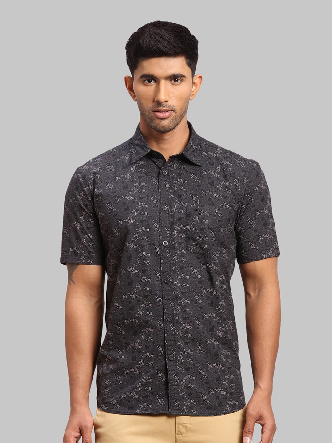 

Parx Men Slim Fit Printed Cotton Casual Shirt, Black
