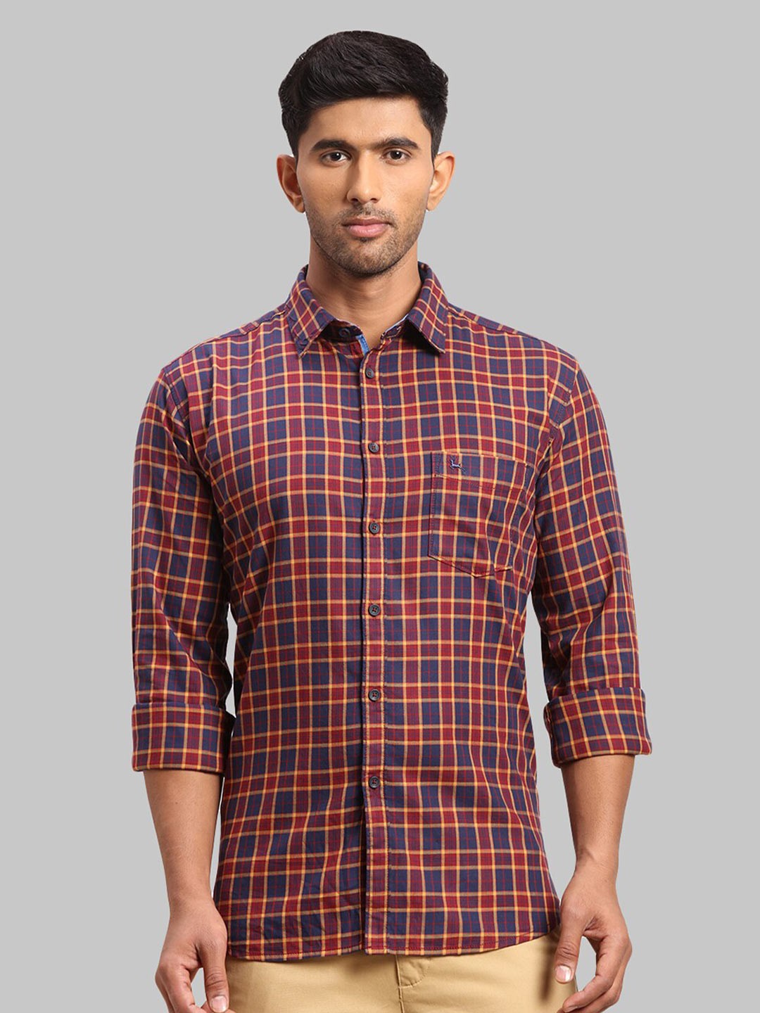 

Parx Men Slim Fit Checked Casual Shirt, Red