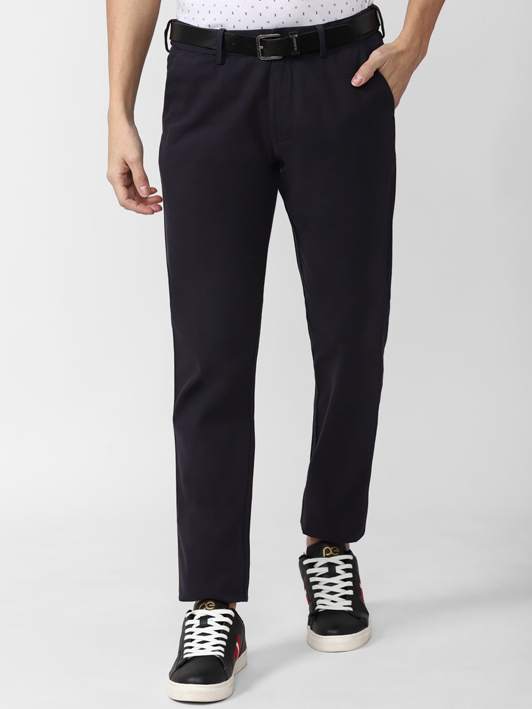 

Peter England Casuals Men Slim Fit Trousers, Navy blue