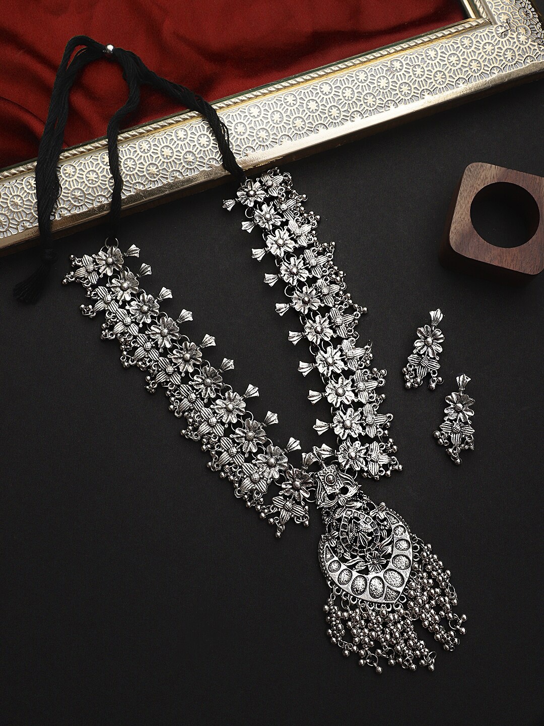 

CARDINAL Oxidized Stone-Studded & Beaded Jewellery Set, Silver