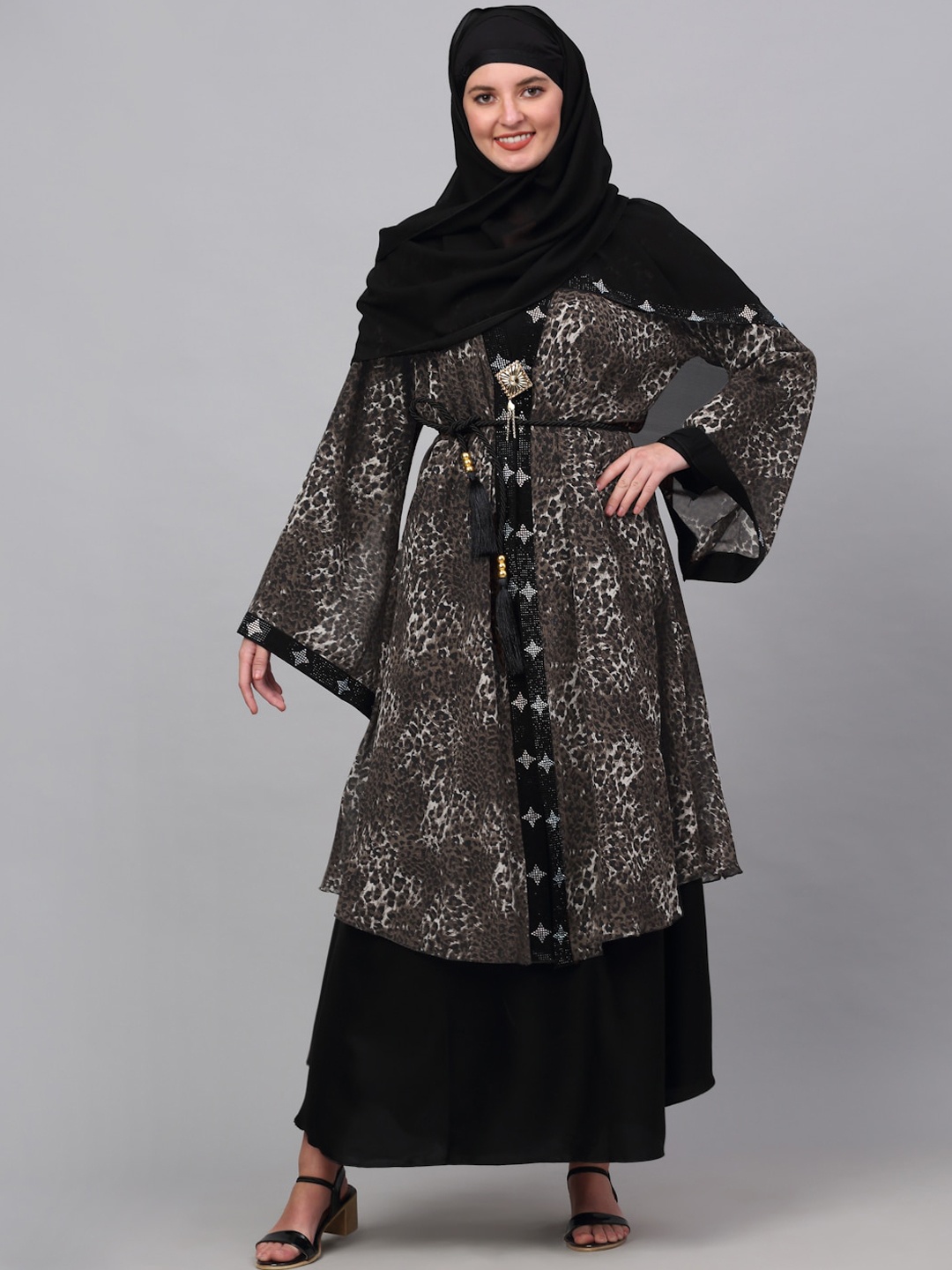 

KLOTTHE Embellished Burqa With Scarves, Black