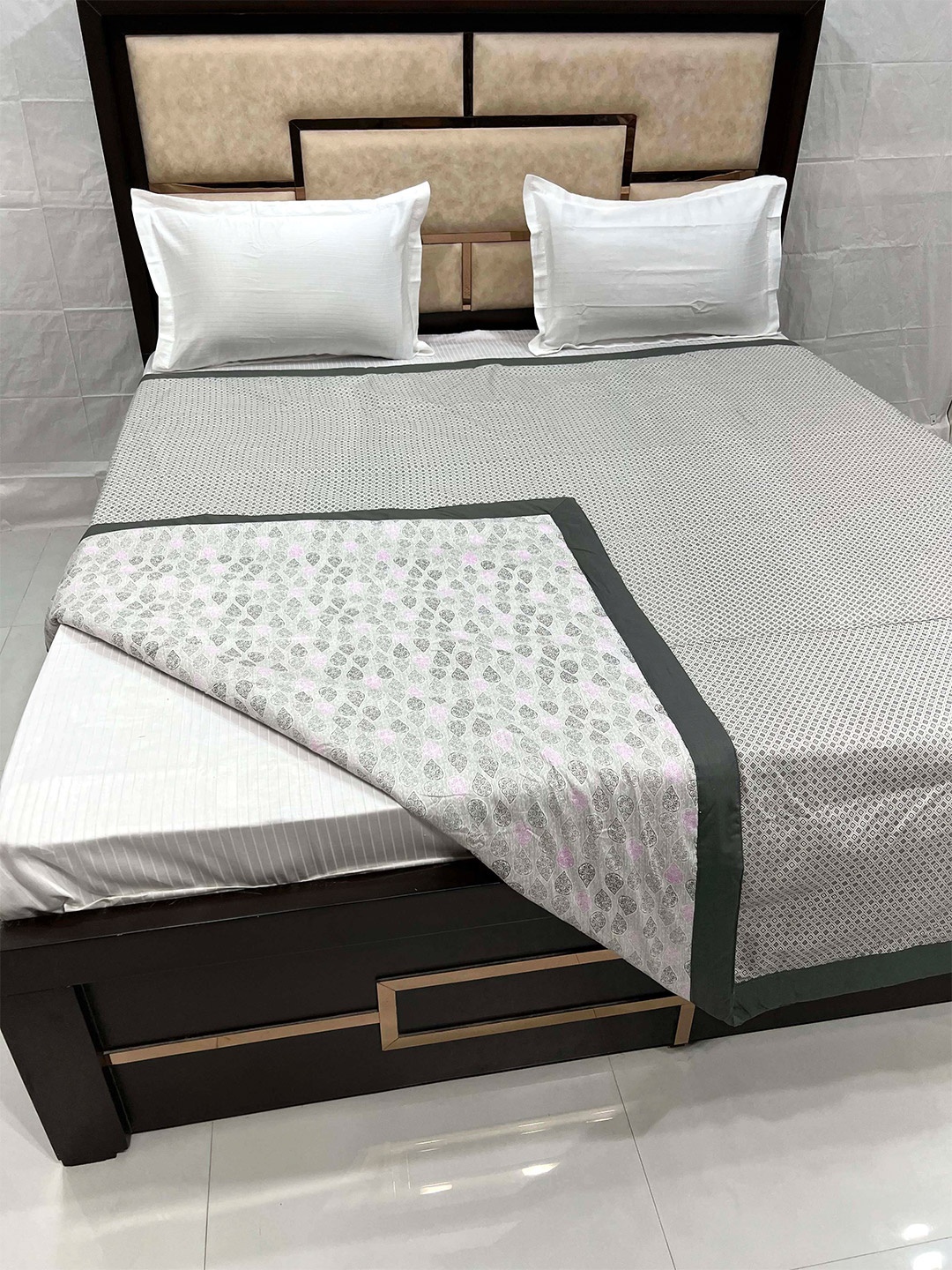 

Pure Decor Grey & Black Ethnic Motifs Pure Cotton AC Room 300 GSM Double Bed Dohar