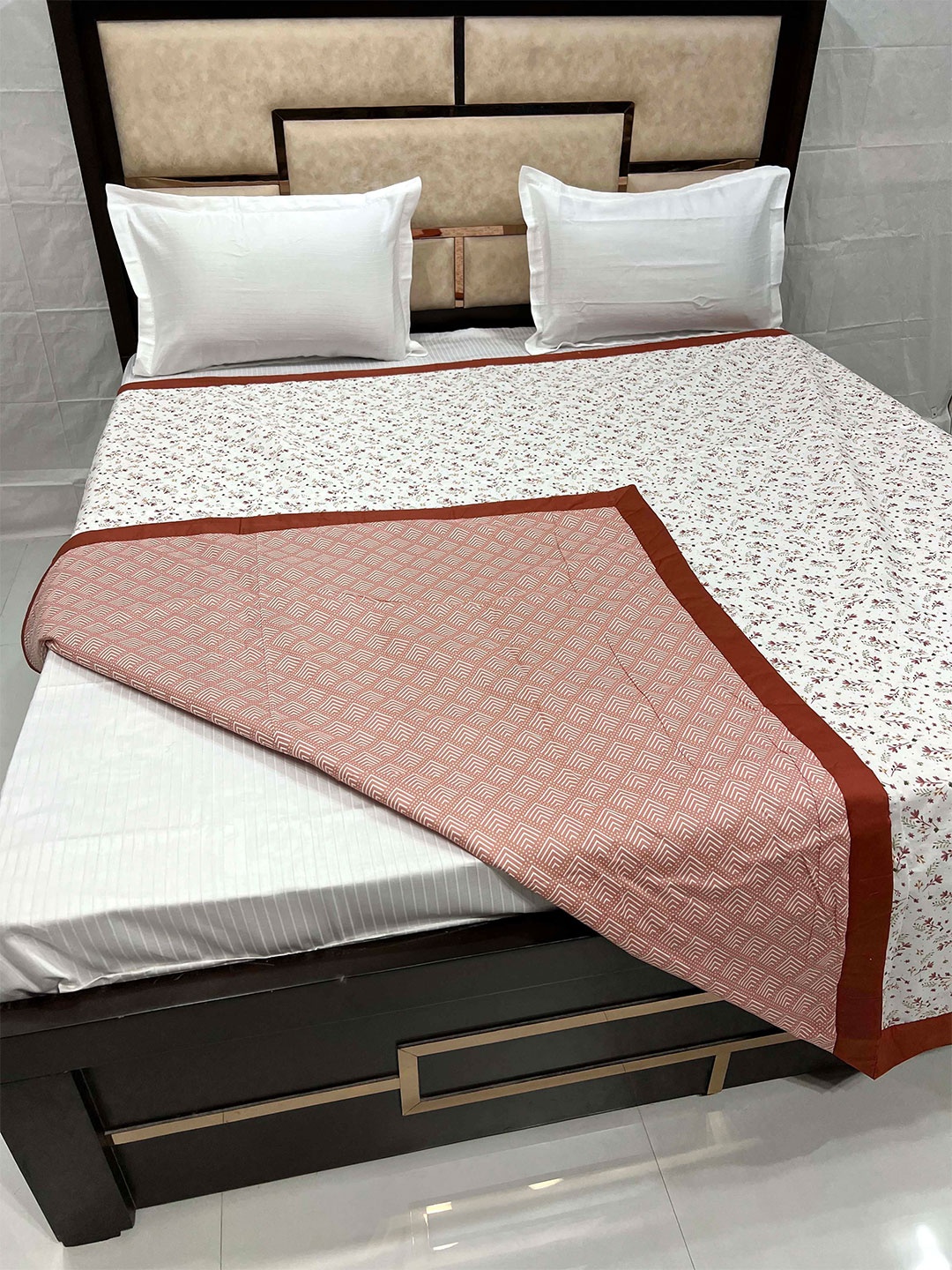 

Pure Decor Brown & White Floral Pure Cotton AC Room 300 GSM Double Bed Dohar