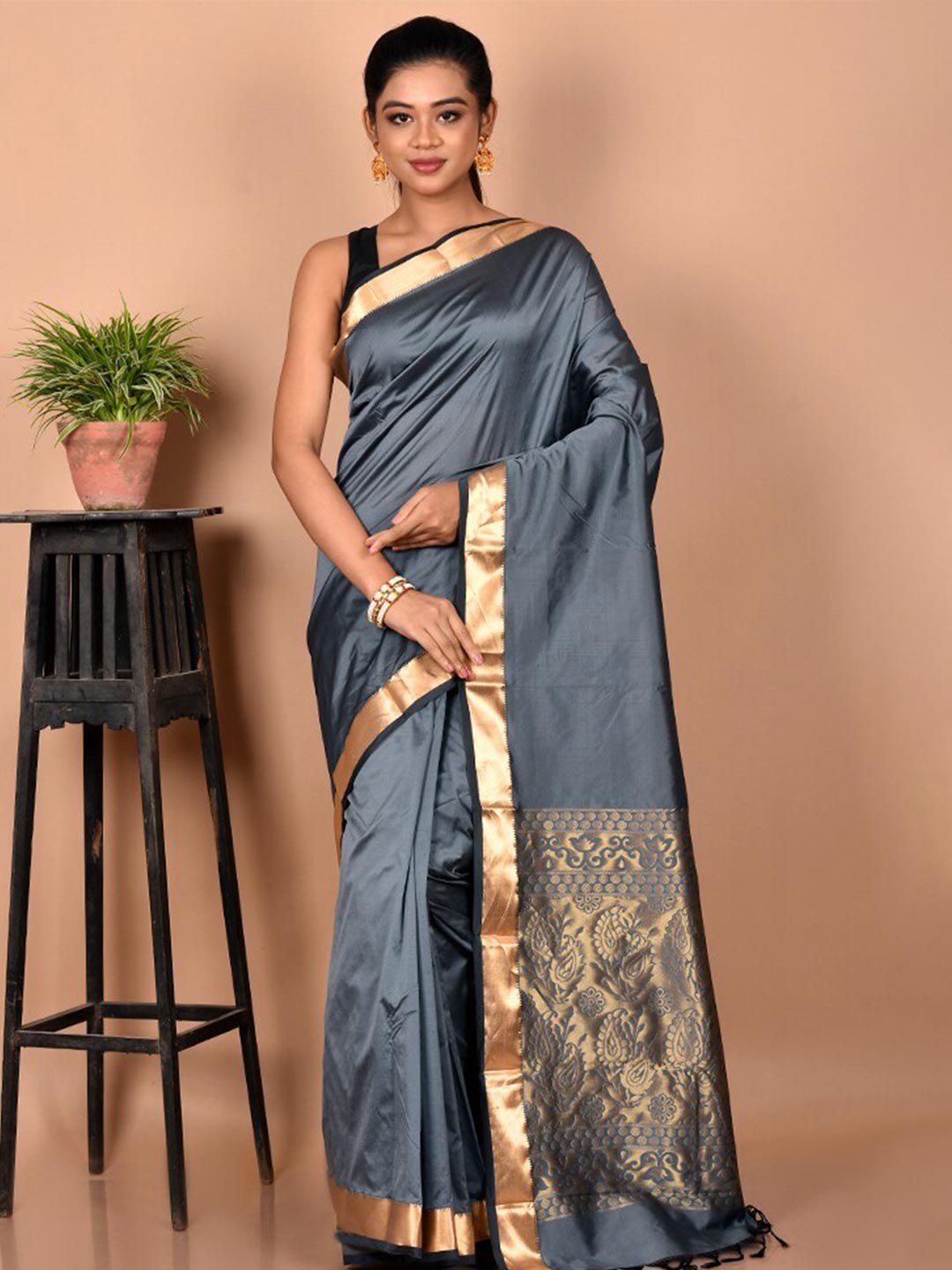 

AllSilks Zari Silk Blend Kanjeevaram Saree, Grey