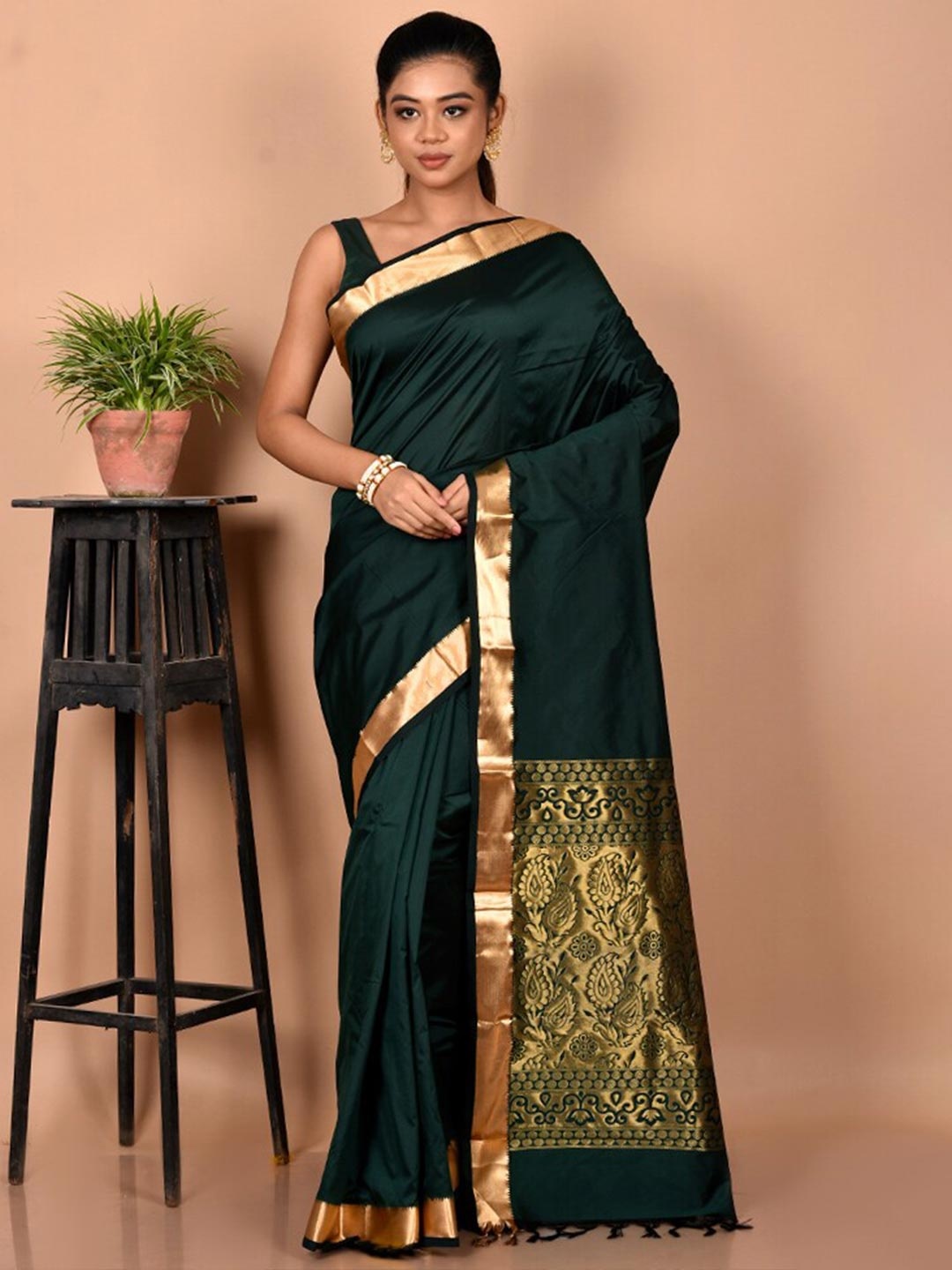 

AllSilks Zari Silk Blend Kanjeevaram Saree, Green