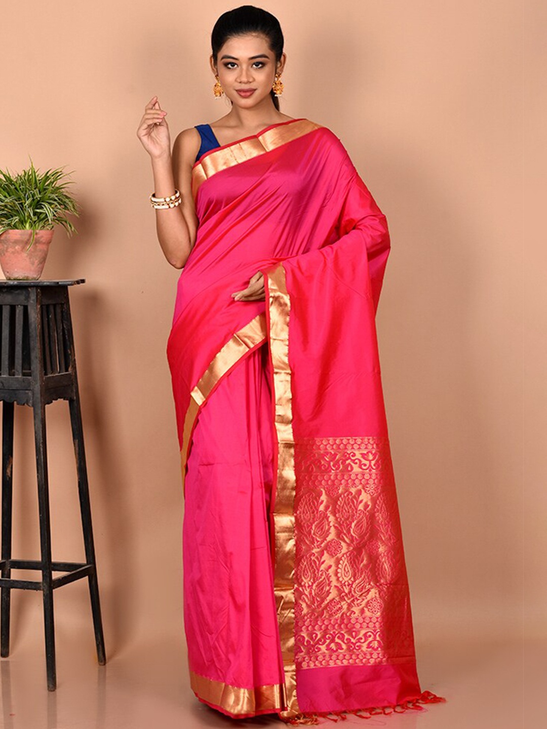 

AllSilks Pink & Gold-Toned Woven Design Silk Blend Kanjeevaram Zari Saree