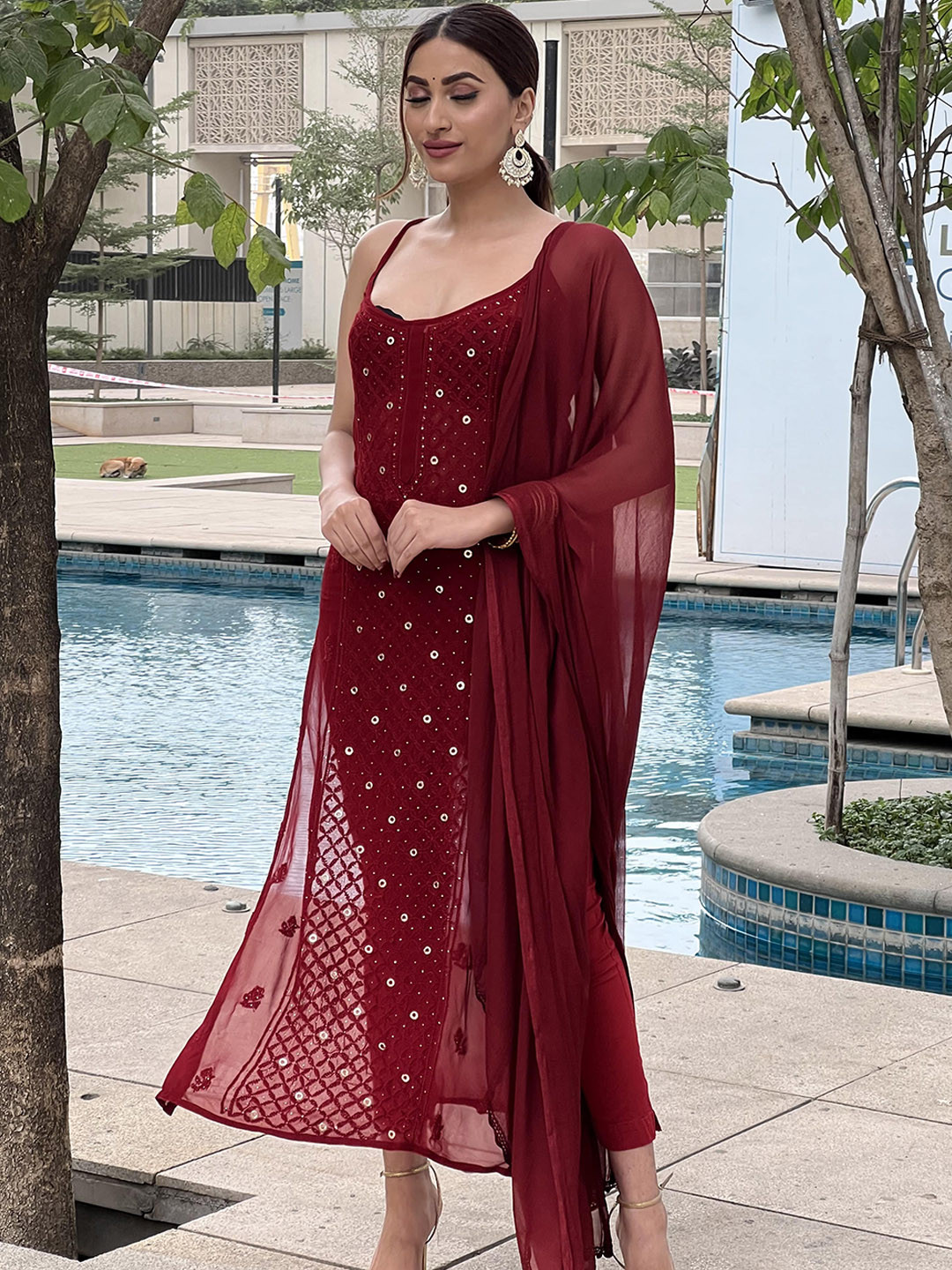 

LABEL AISHWARYRIKA Women Ethnic Motifs Embroidered Georgette Kurta, Red