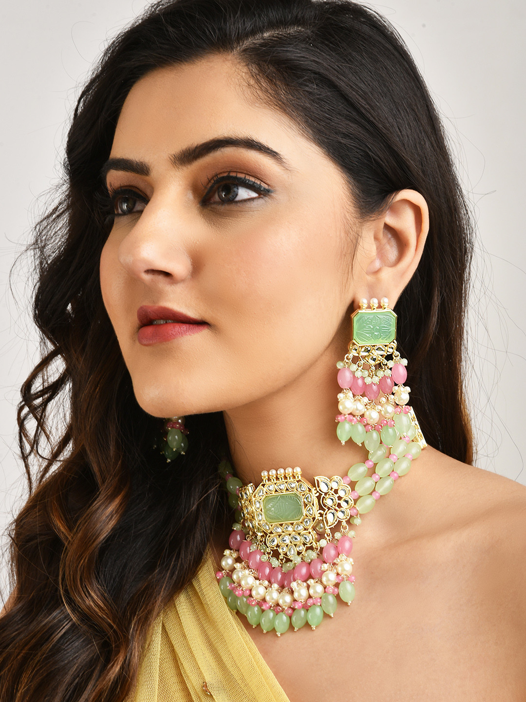 

LAIDA Gold-Plated Kundan Studded & Beaded Jewellery Set