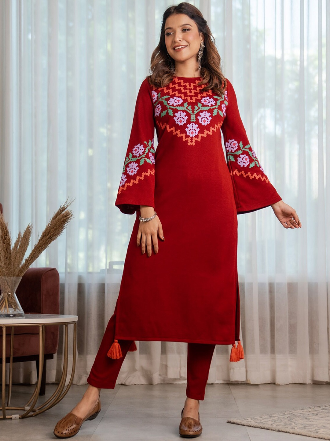 

Rustorange Women Yoke Design Boat Neck Kurta, Maroon