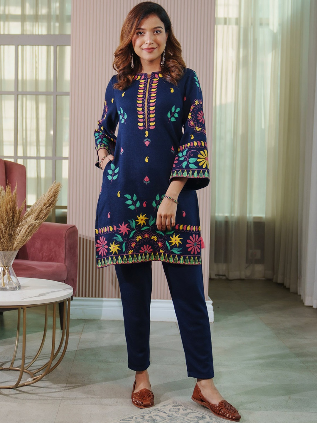 

Rustorange Women Floral Printed Bell Sleeves Kurta, Navy blue