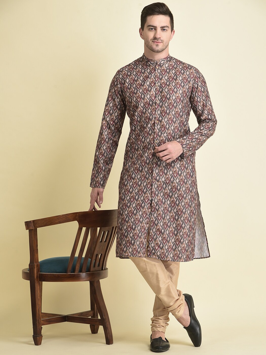 

TABARD Men Printed Pure Cotton Kurta With Churidar Pant, Maroon
