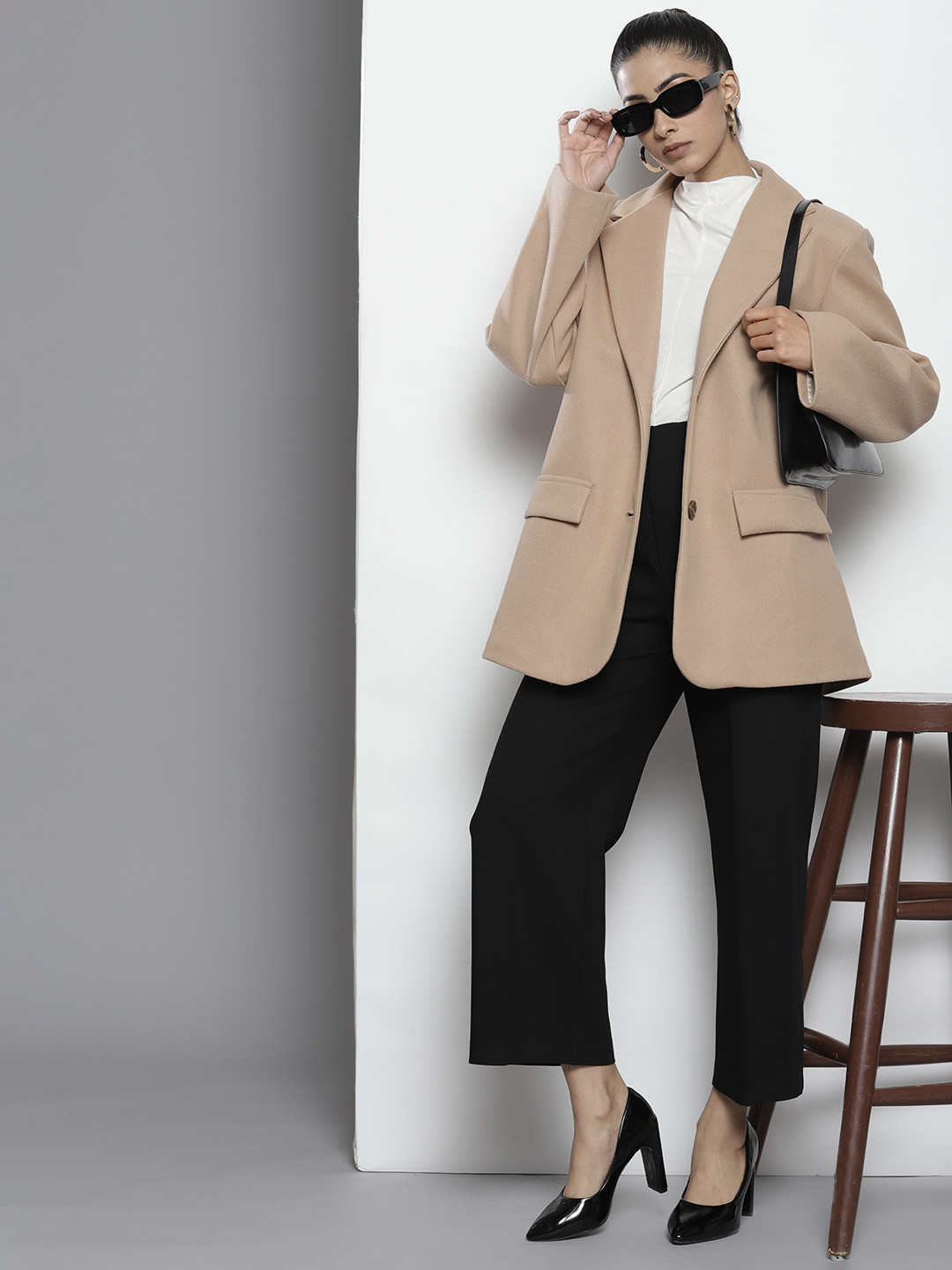 

Boohoo Women Oversized Fit Slouchy Blazer, Beige