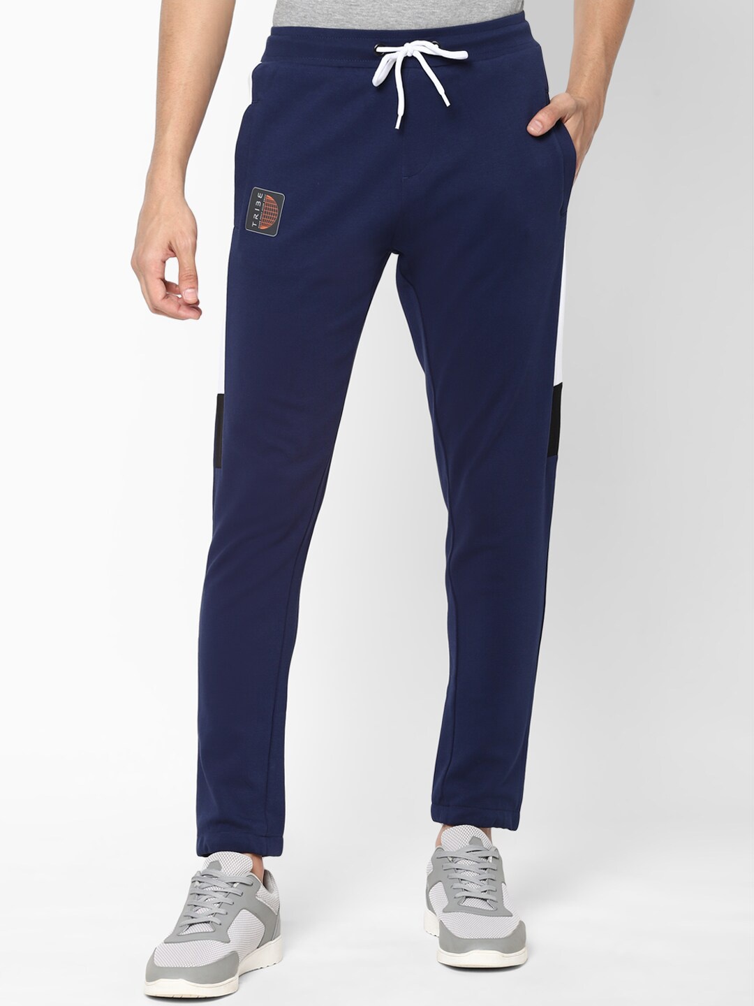 

Allen Solly Men Regular Fit Joggers, Navy blue