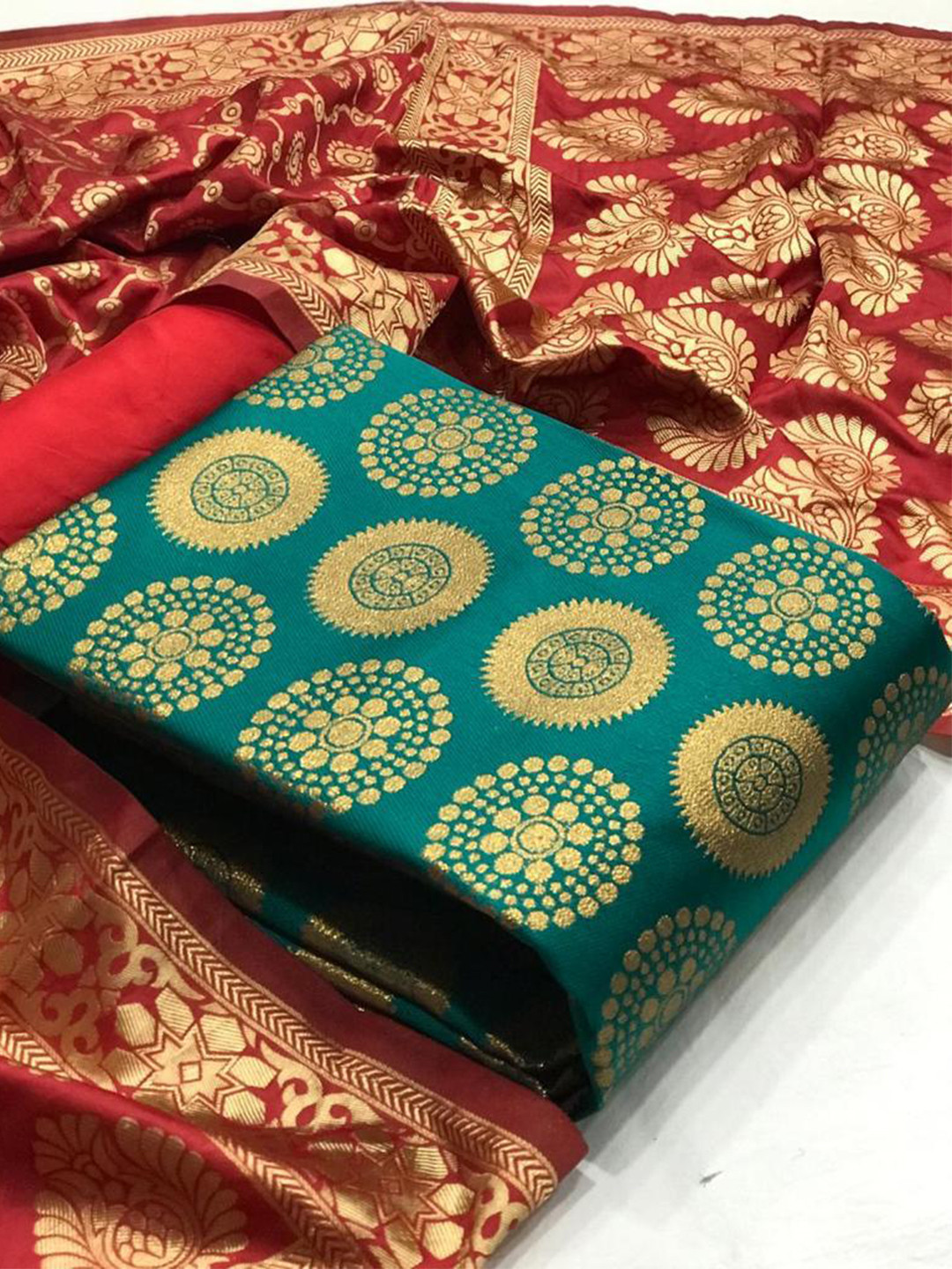 

MORLY Dupion Silk Banarasi Jacquard Unstitched Dress Material, Green