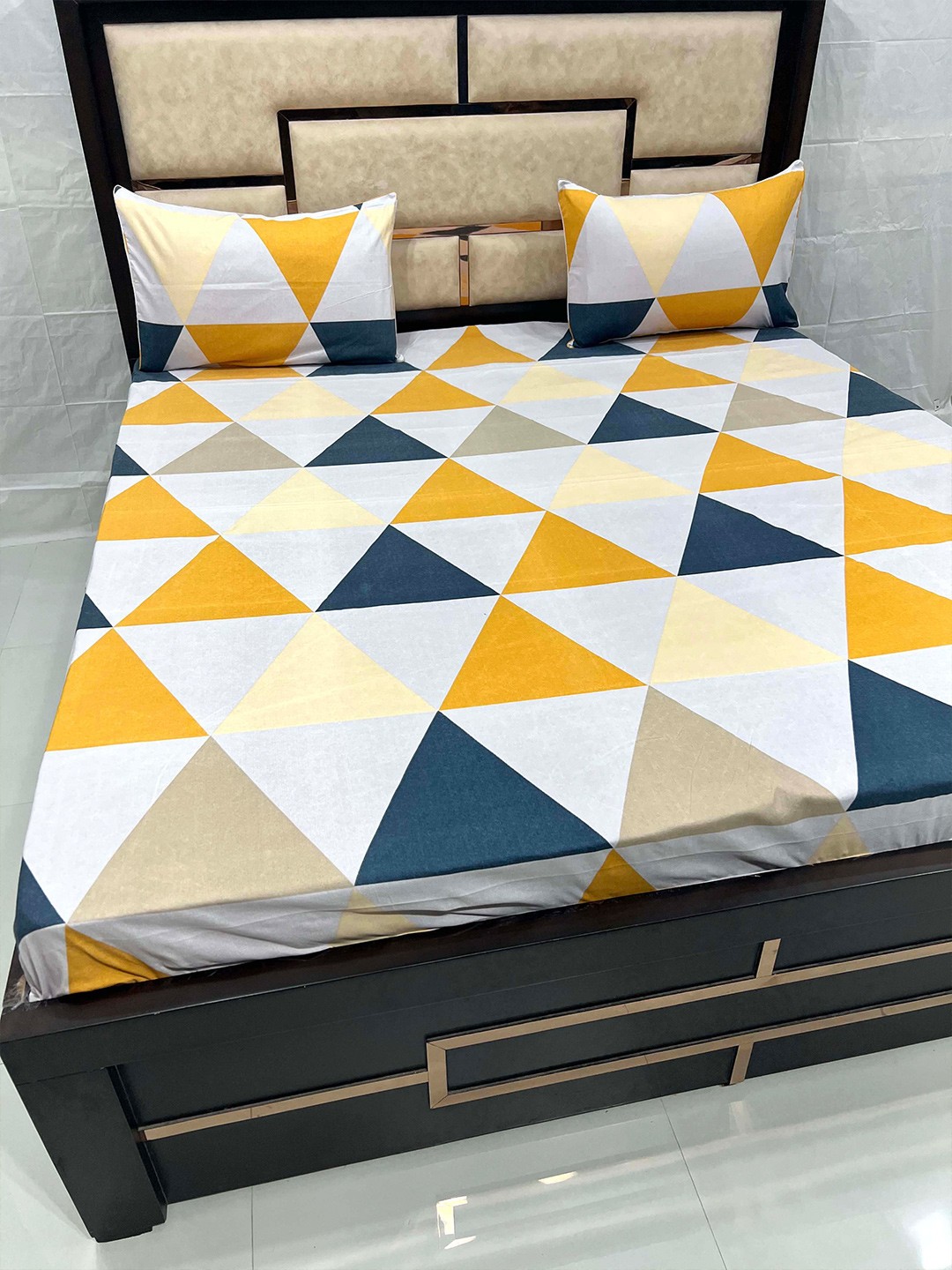 

Pure Decor Leisure Fur Geometric 300 TC King Bedsheet with 2 Pillow Covers, Grey